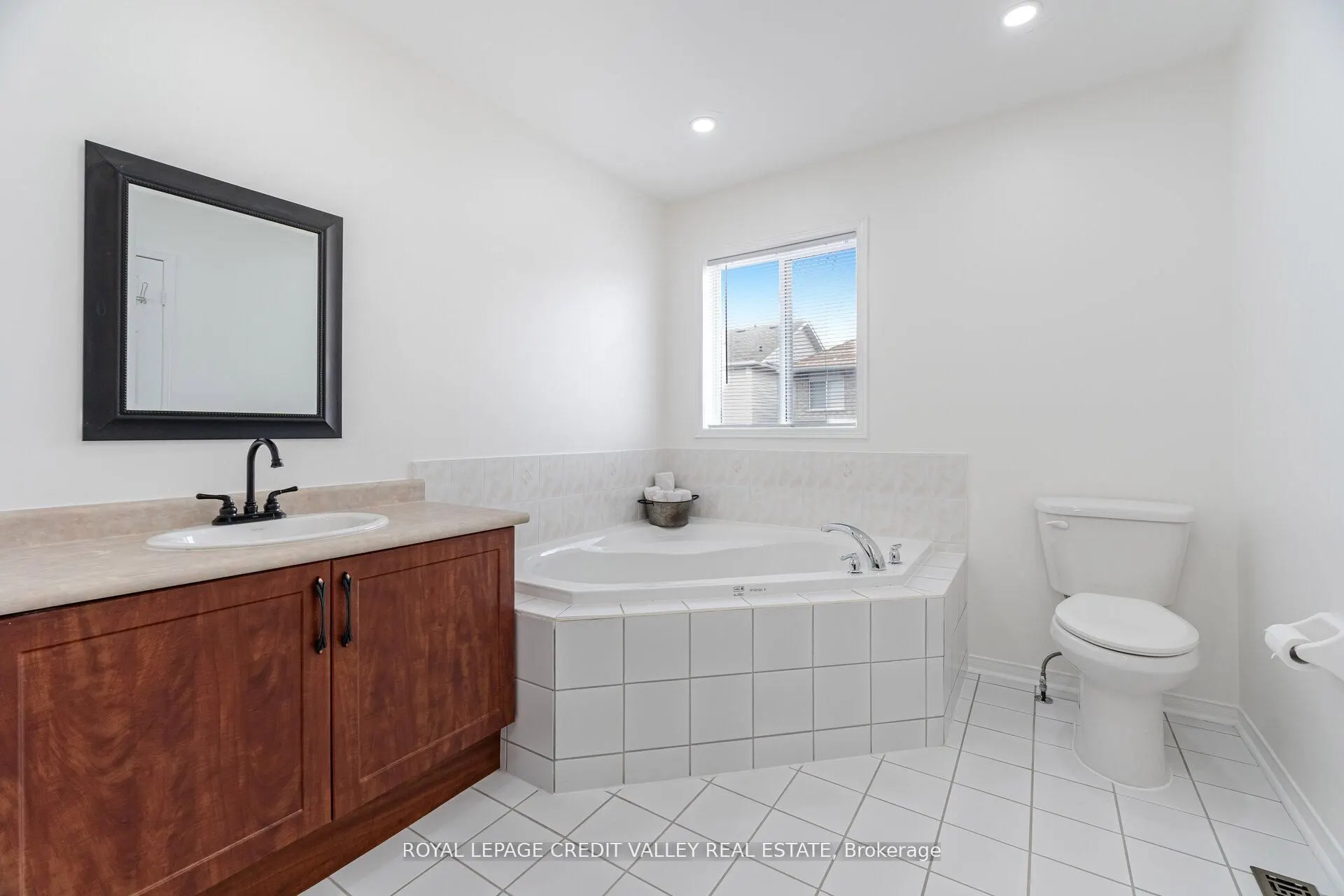 12 Greenhalf Drive