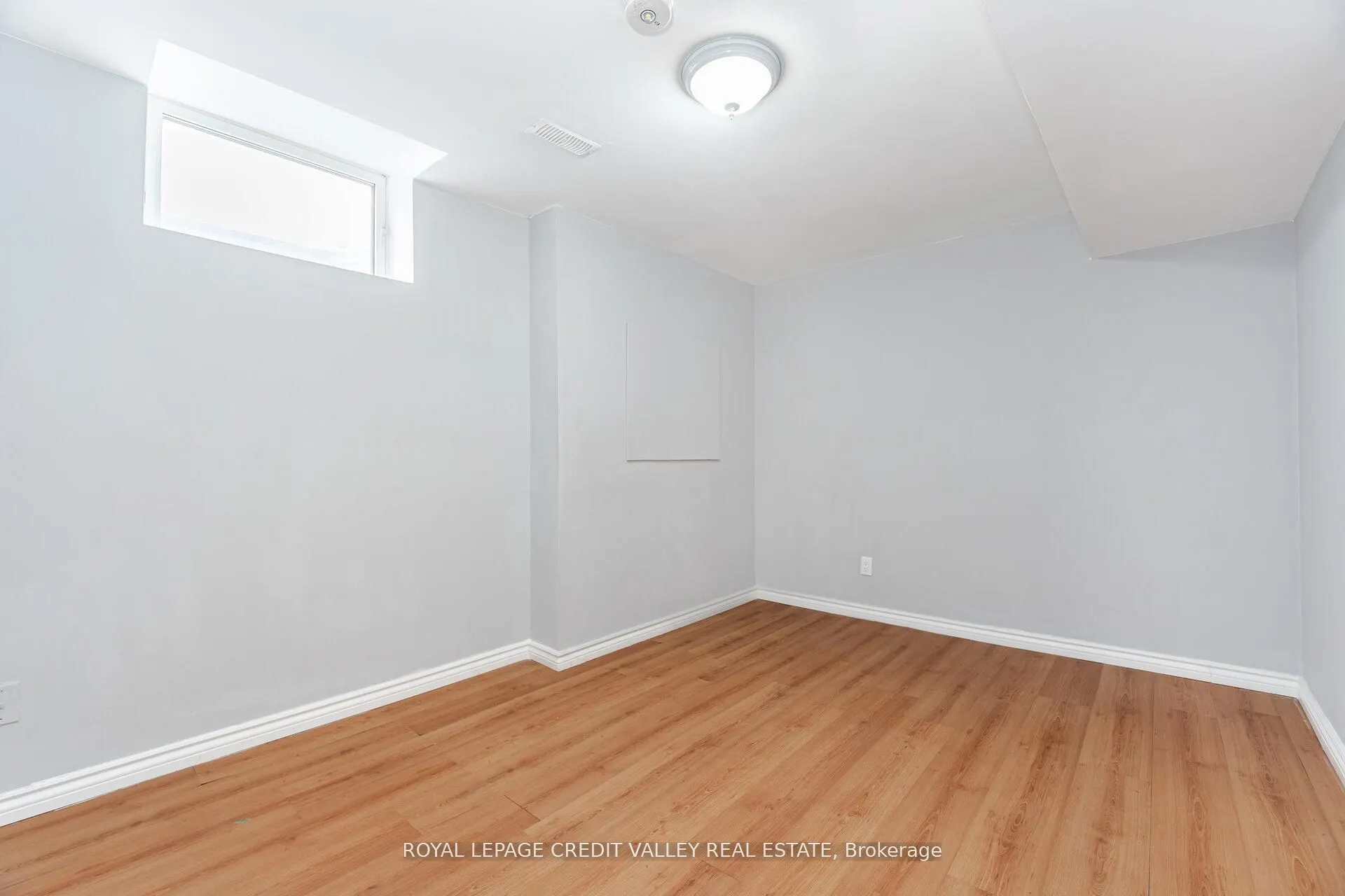12 Greenhalf Drive