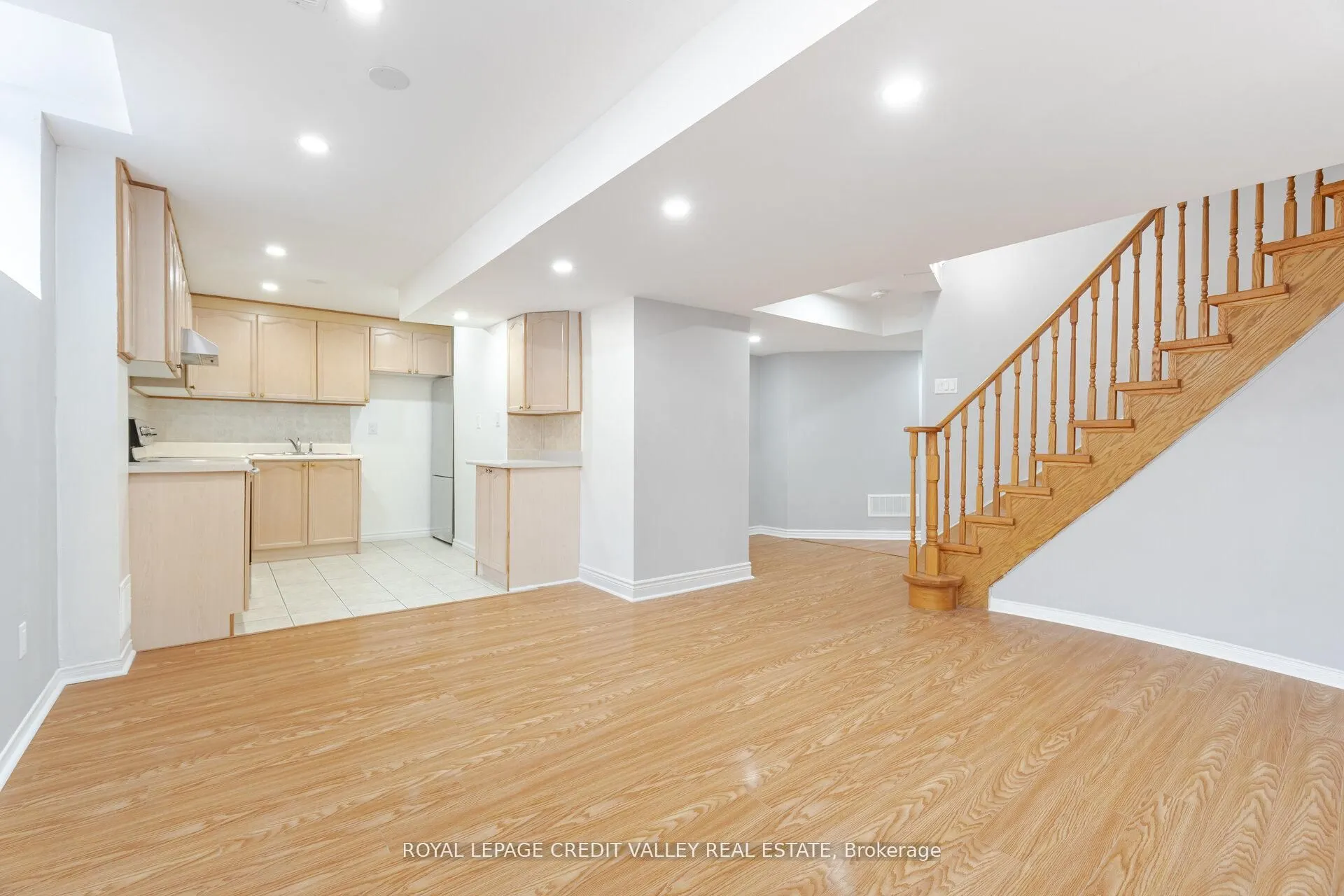 12 Greenhalf Drive