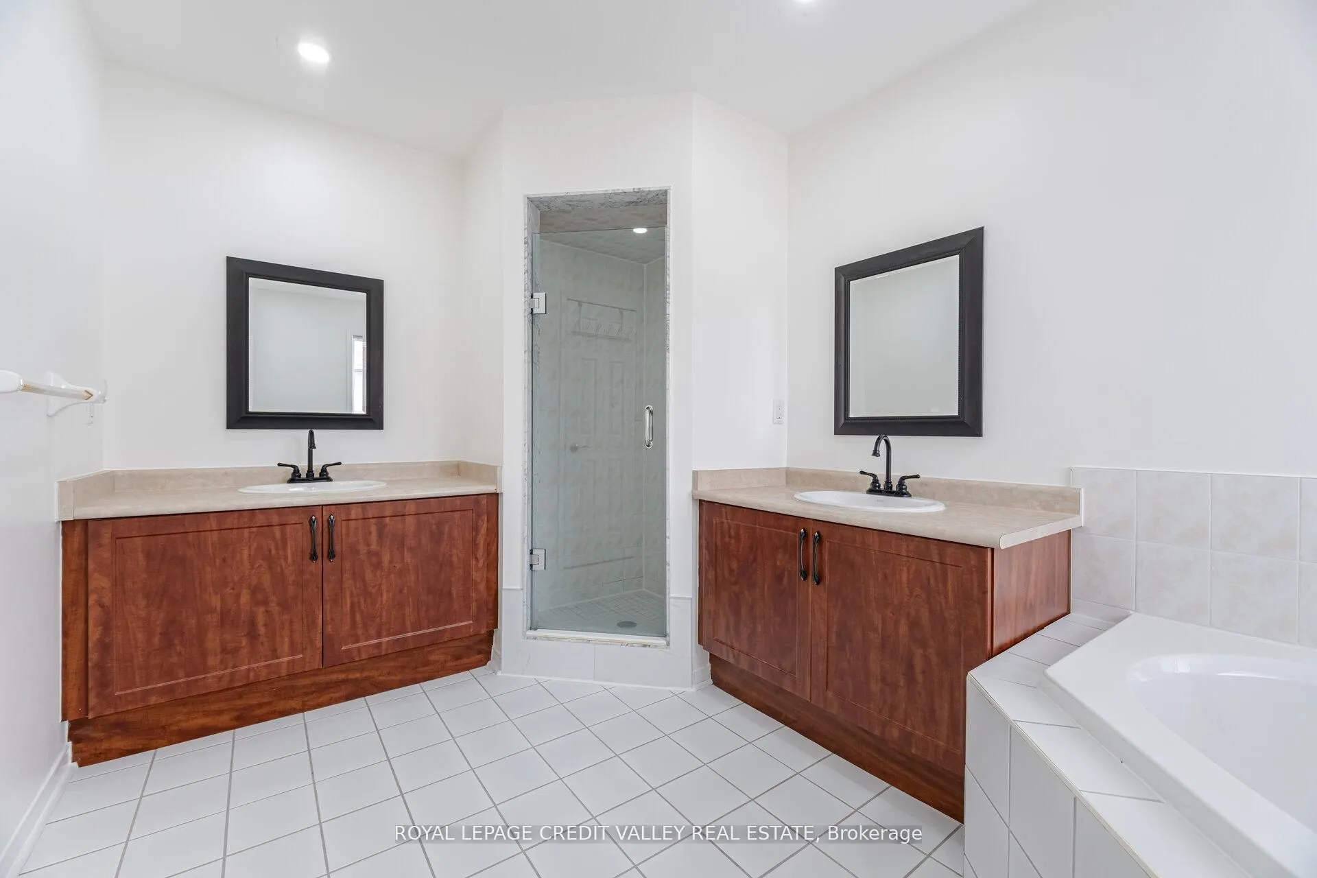 12 Greenhalf Drive