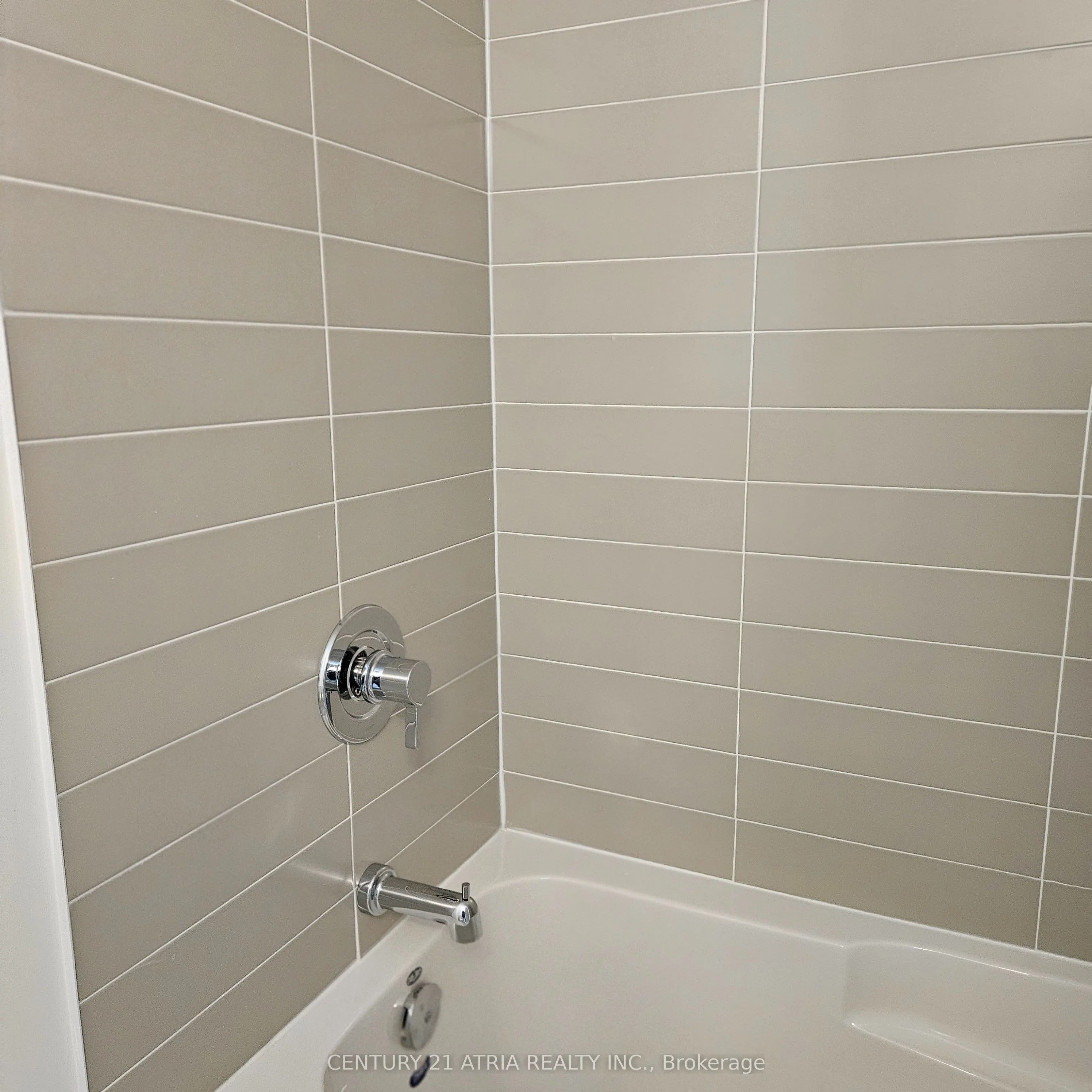 1350 Ellesmere Road, #513
