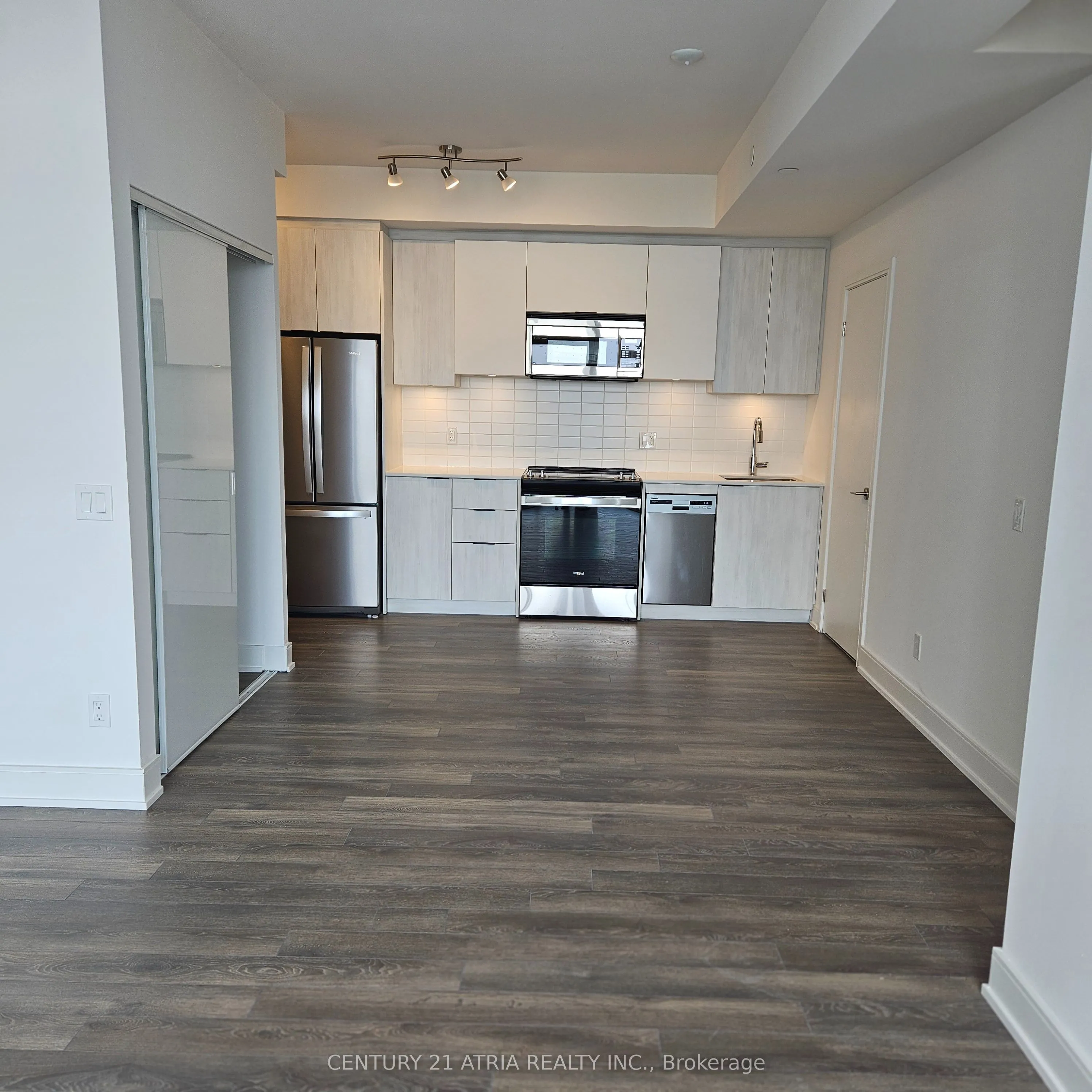 1350 Ellesmere Road, #513