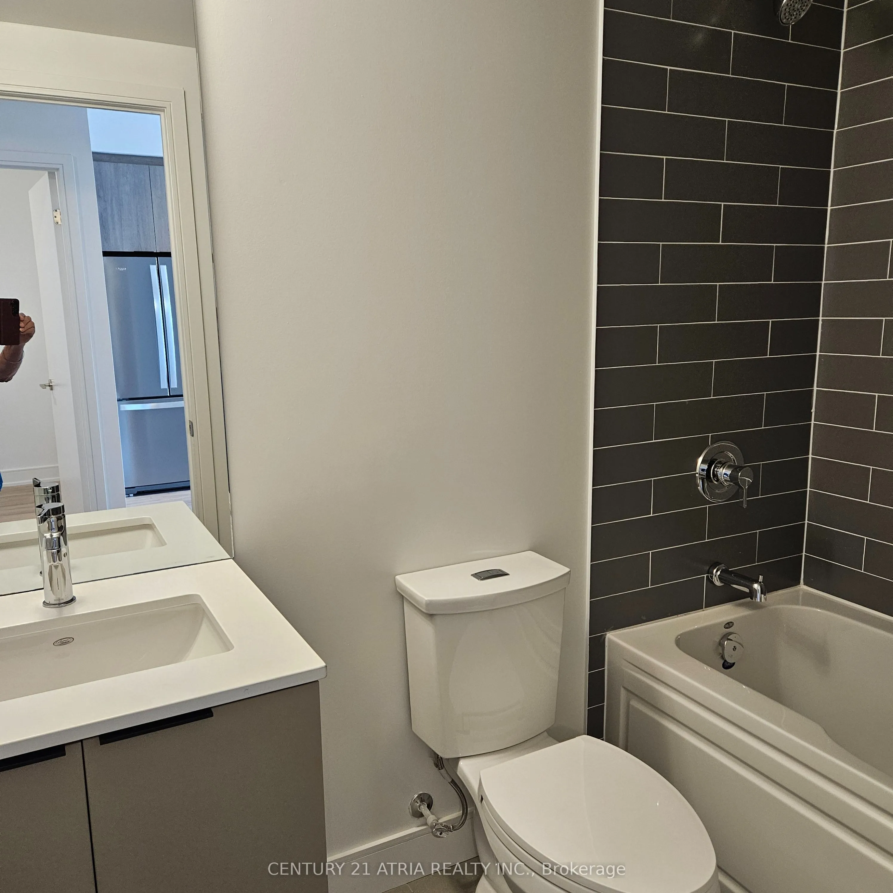 1350 Ellesmere Road, #524