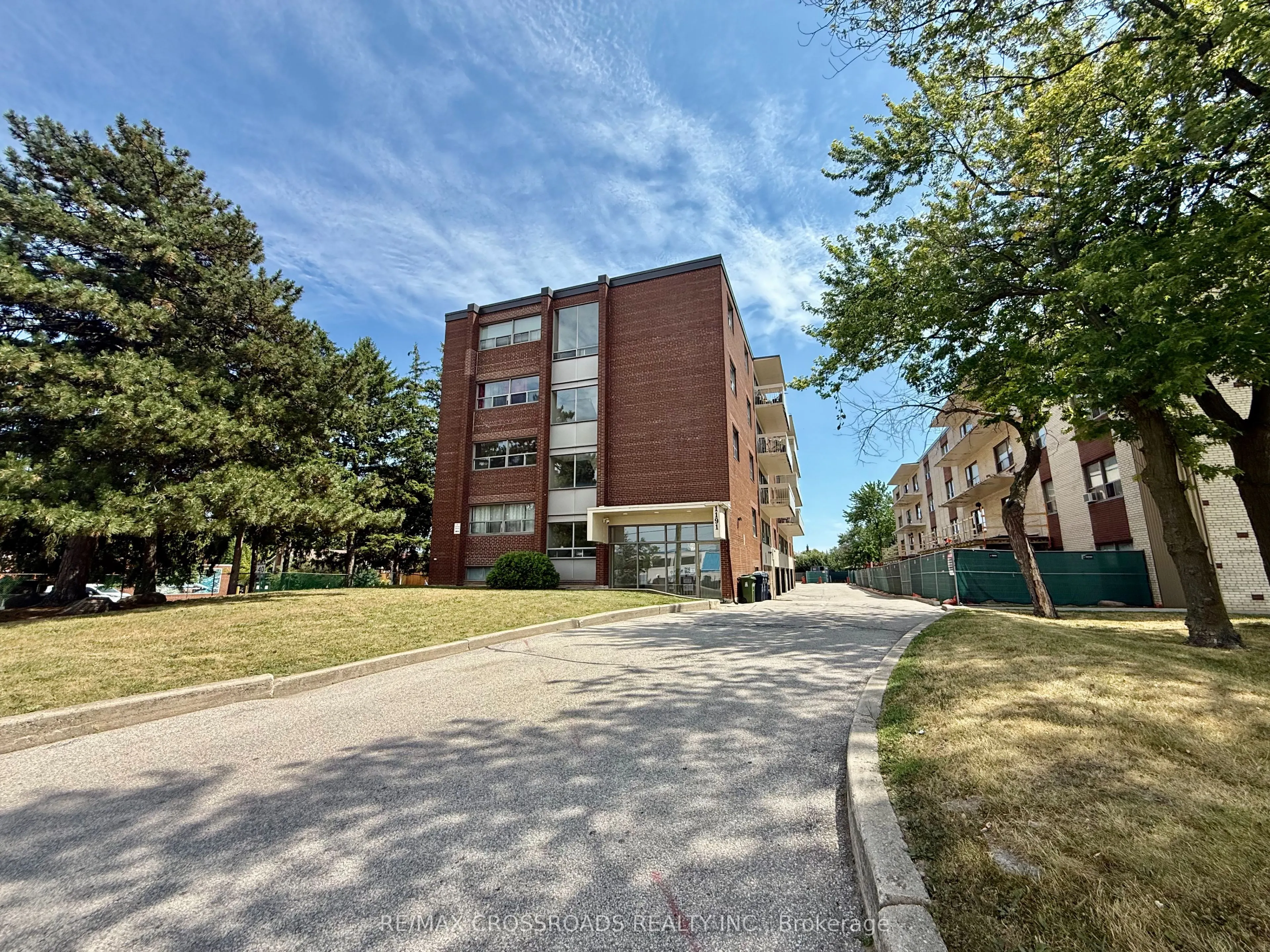 1191 Ellesmere Road, #201