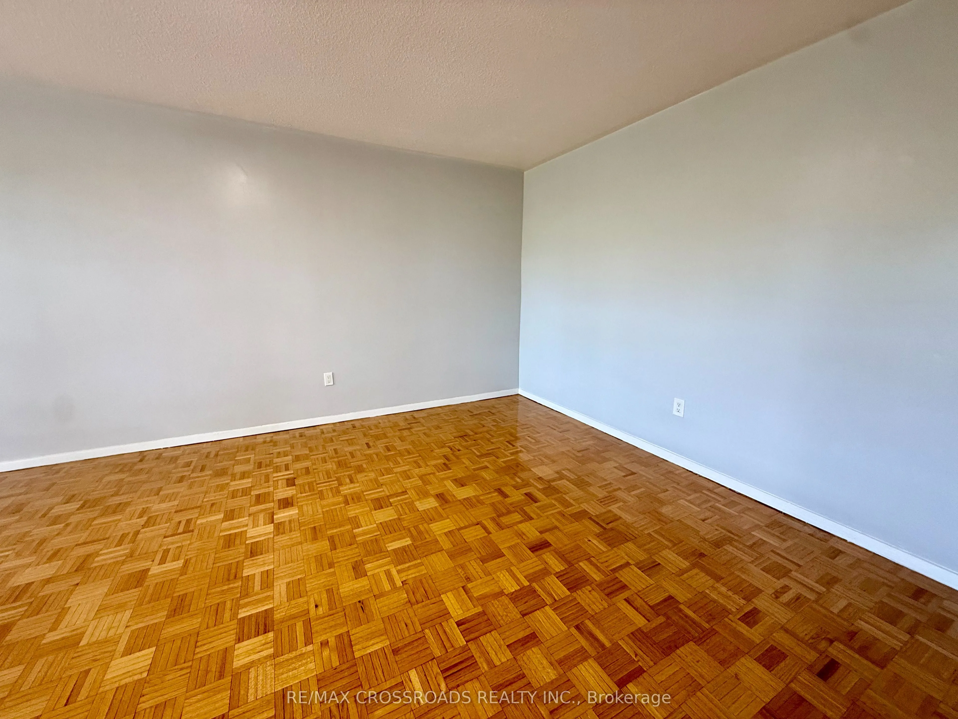 1191 Ellesmere Road, #201
