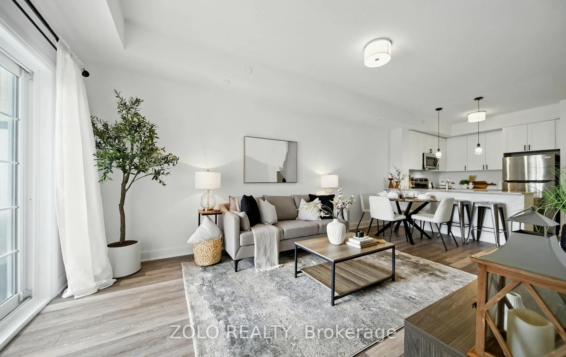 50 Lakebreeze Drive, #215