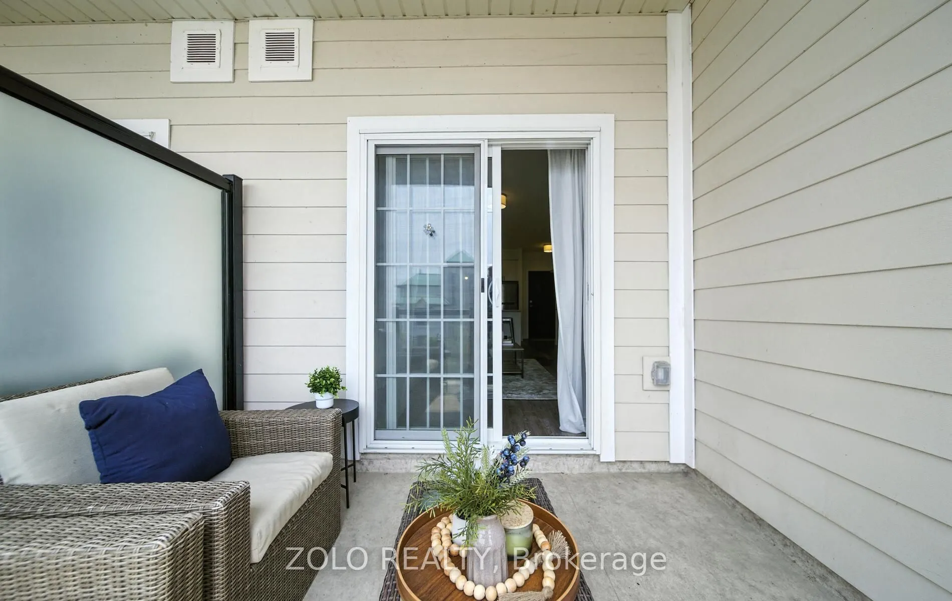 50 Lakebreeze Drive, #215