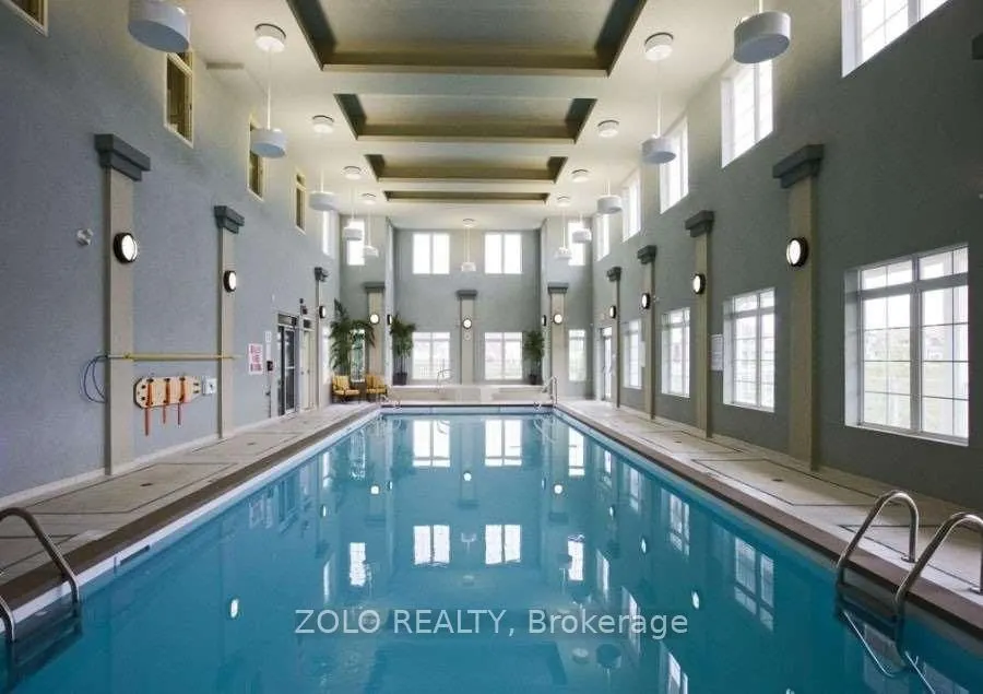 50 Lakebreeze Drive, #215