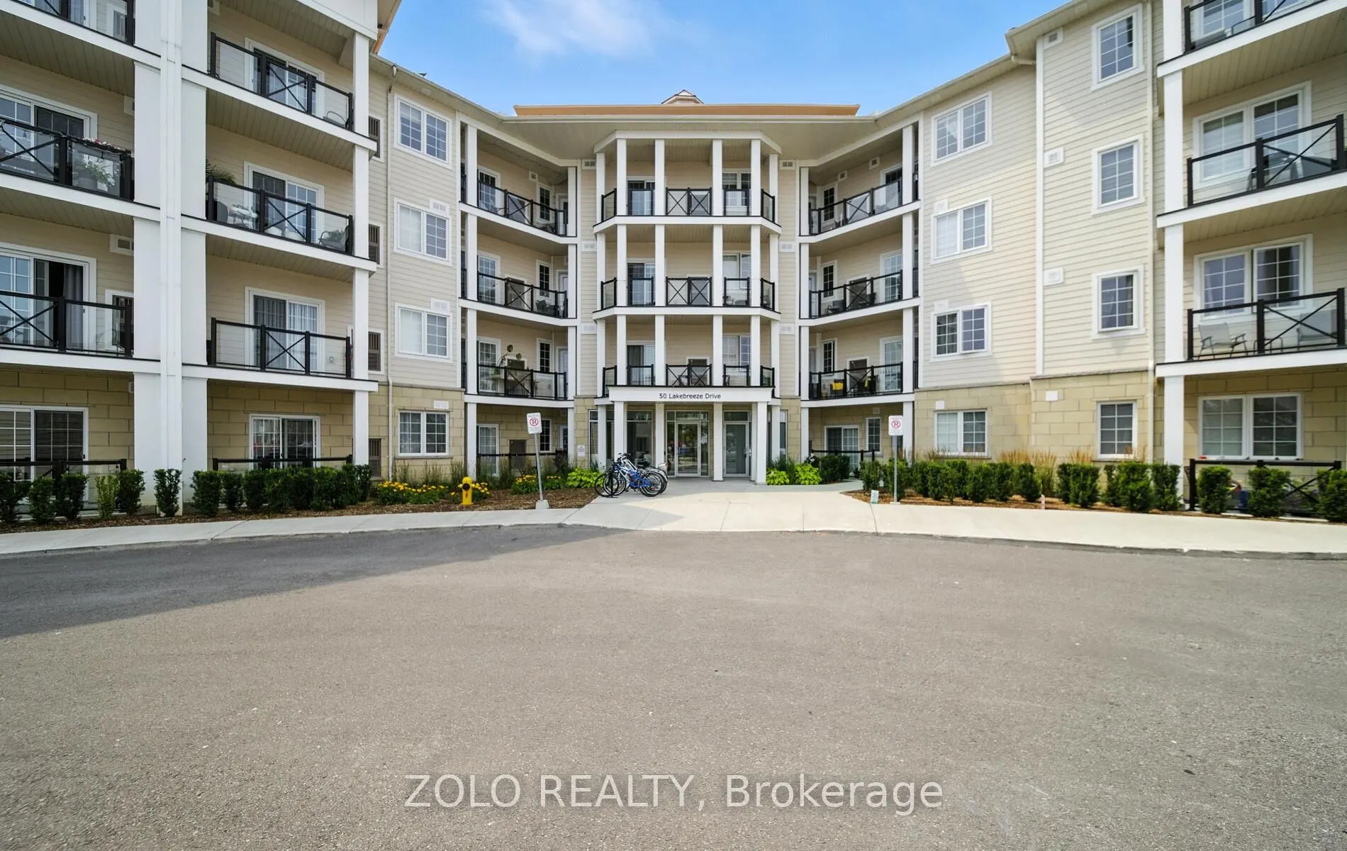 50 Lakebreeze Drive, #215