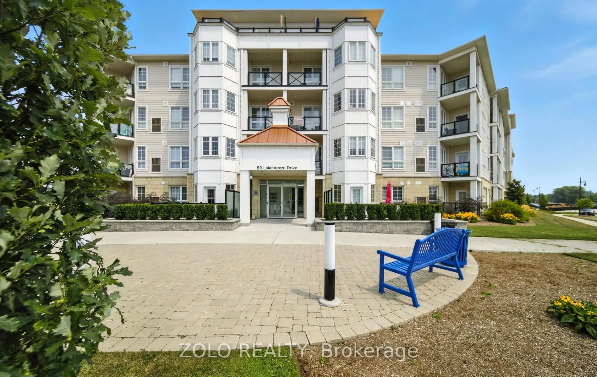 50 Lakebreeze Drive, #215