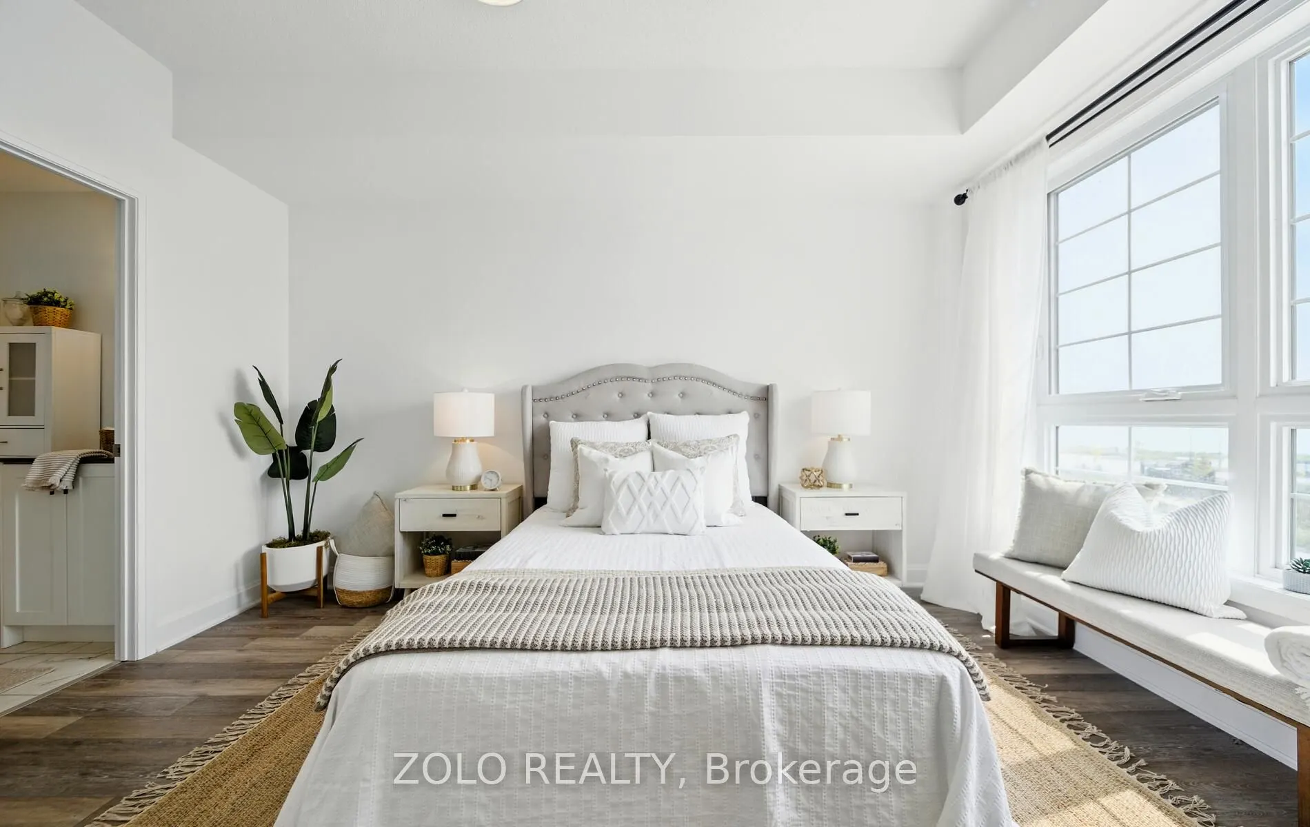 50 Lakebreeze Drive, #215