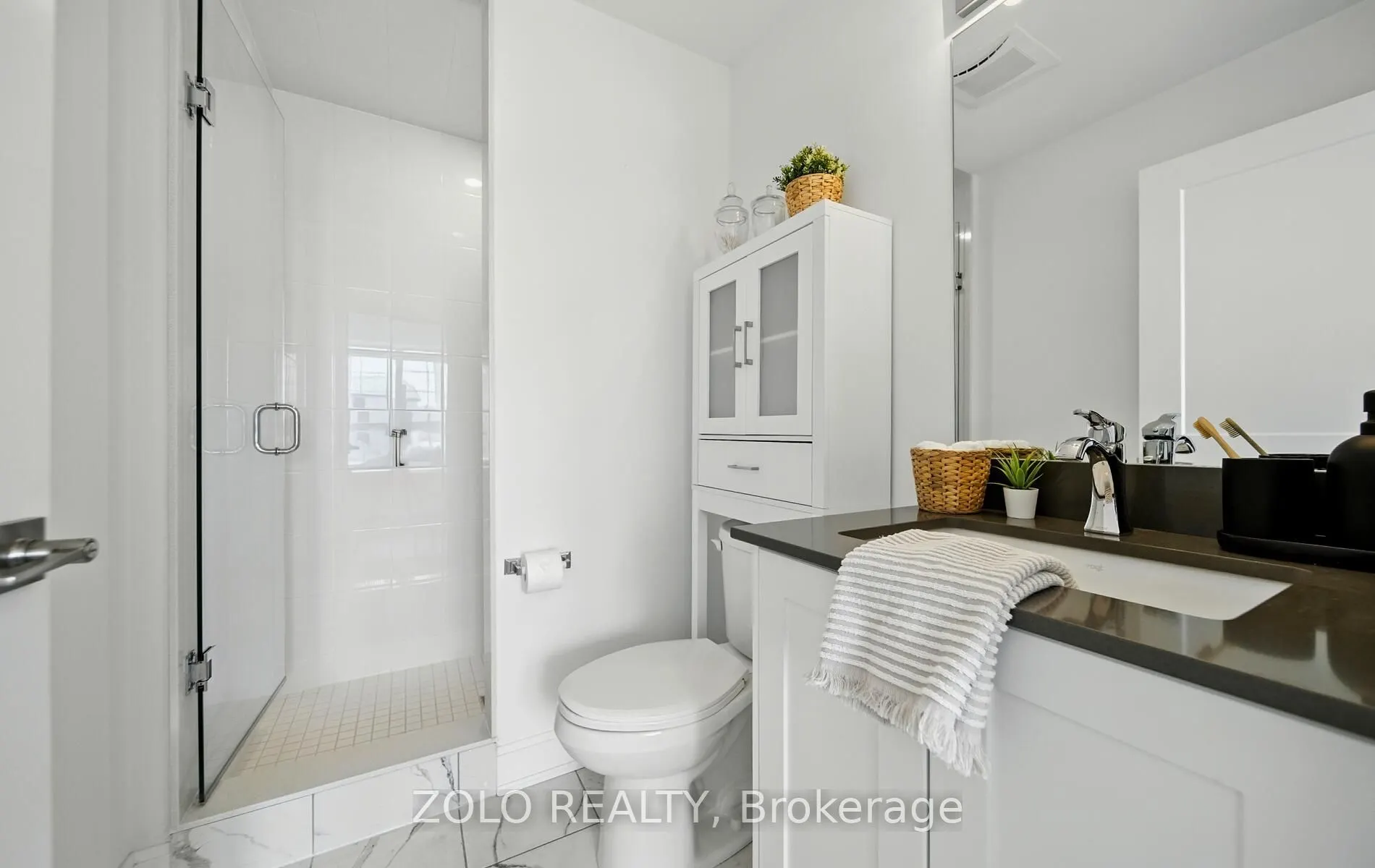 50 Lakebreeze Drive, #215