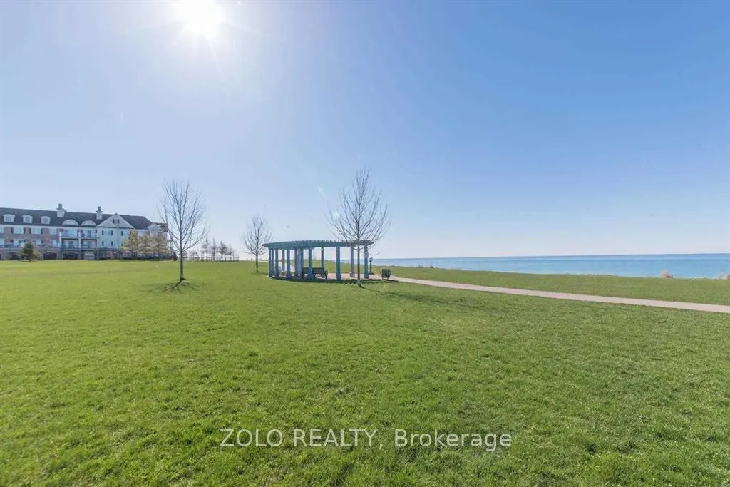 50 Lakebreeze Drive, #215