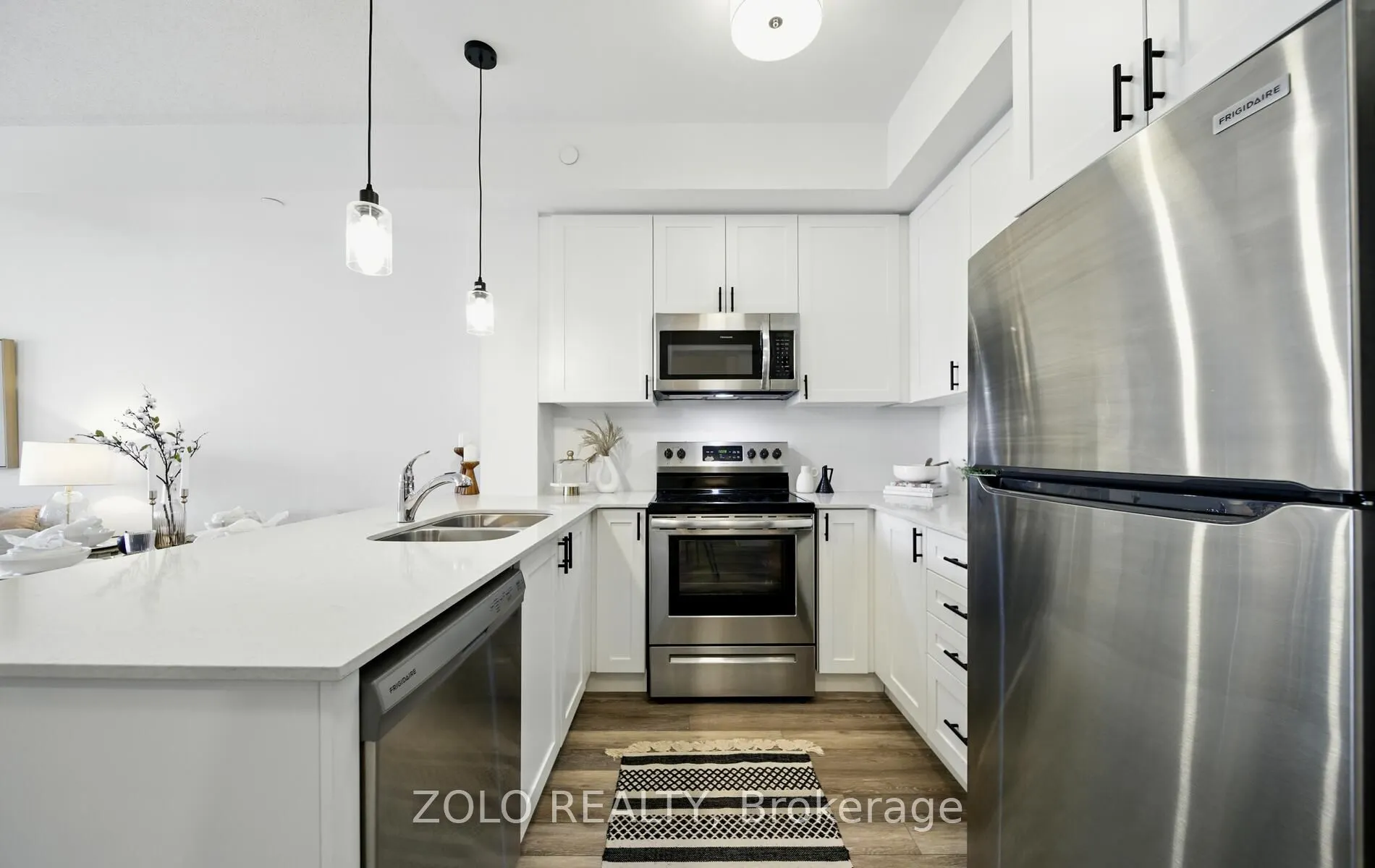 50 Lakebreeze Drive, #215