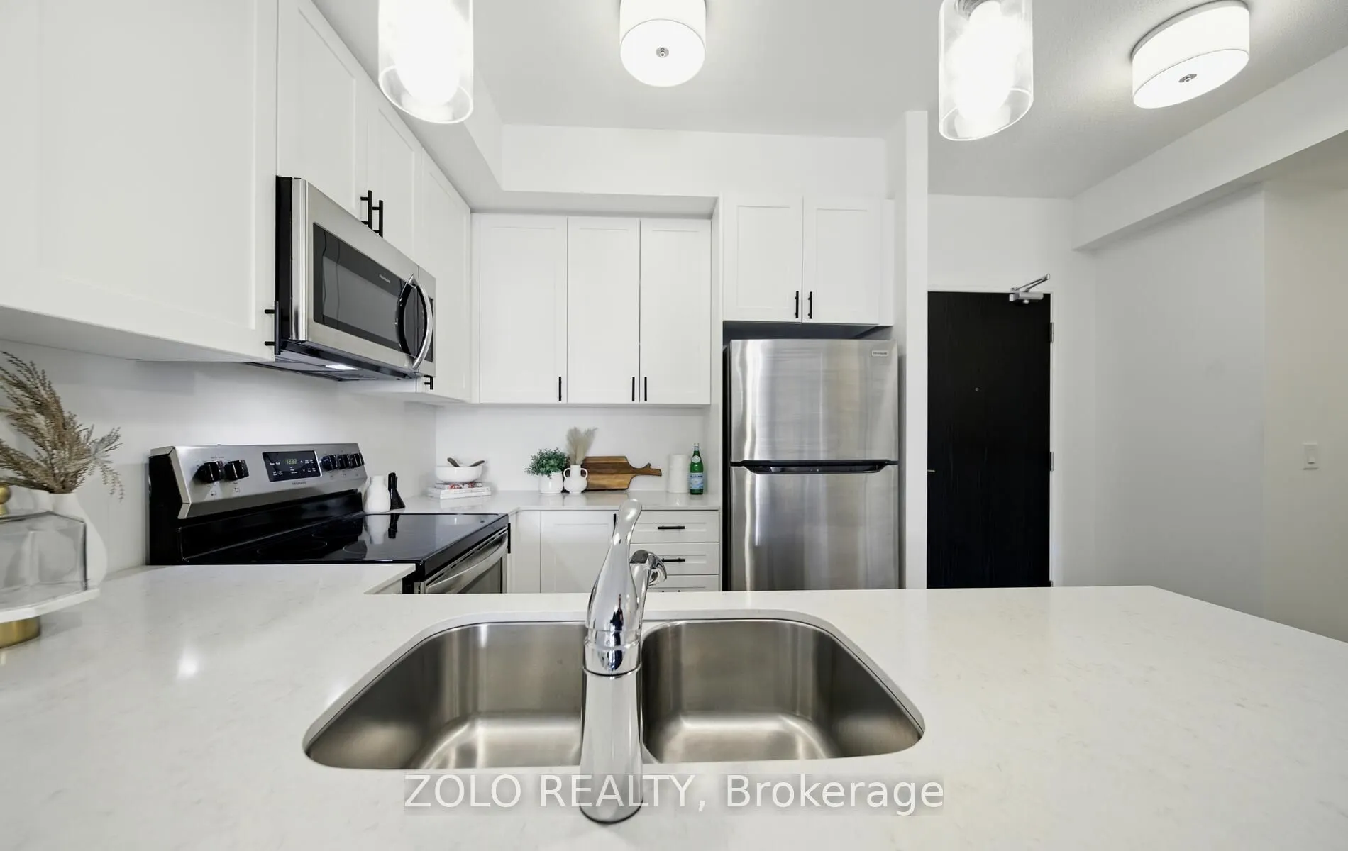 50 Lakebreeze Drive, #215