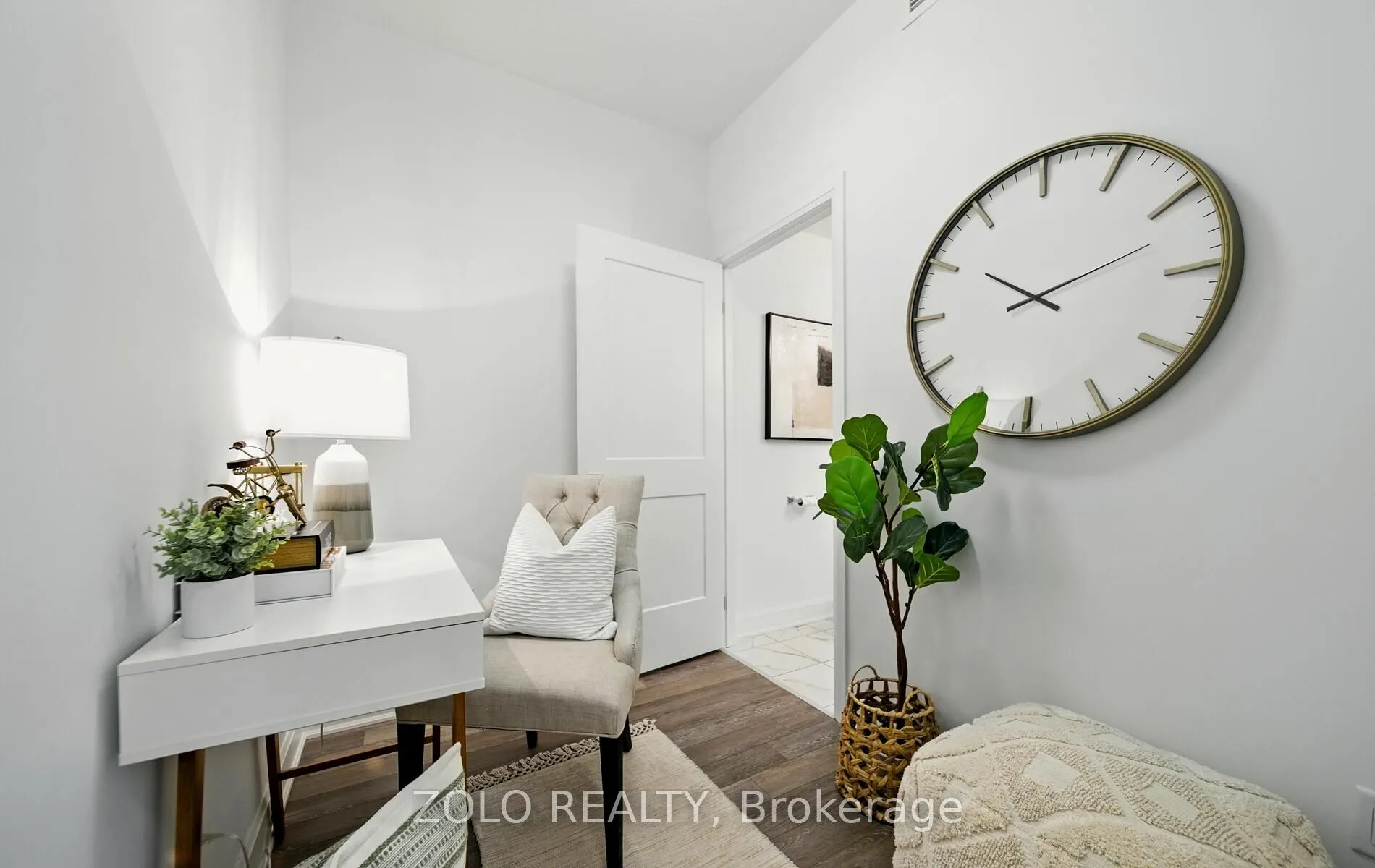 50 Lakebreeze Drive, #215