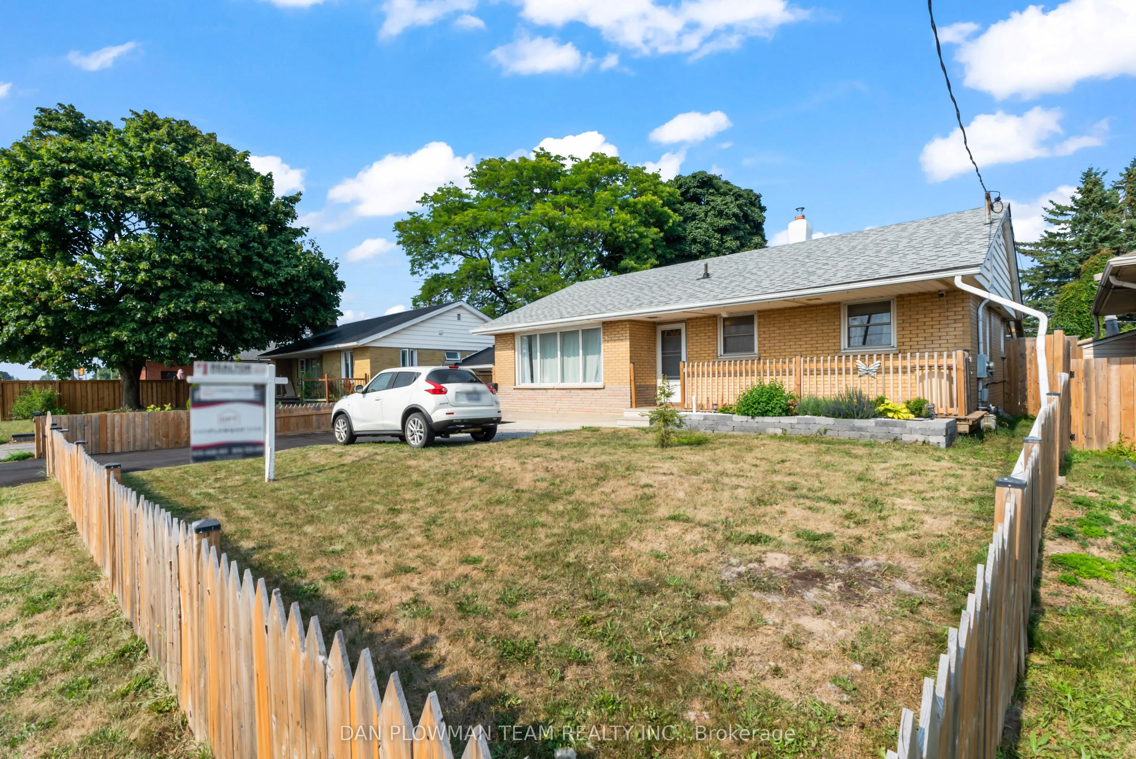 641 Stevenson Road N
