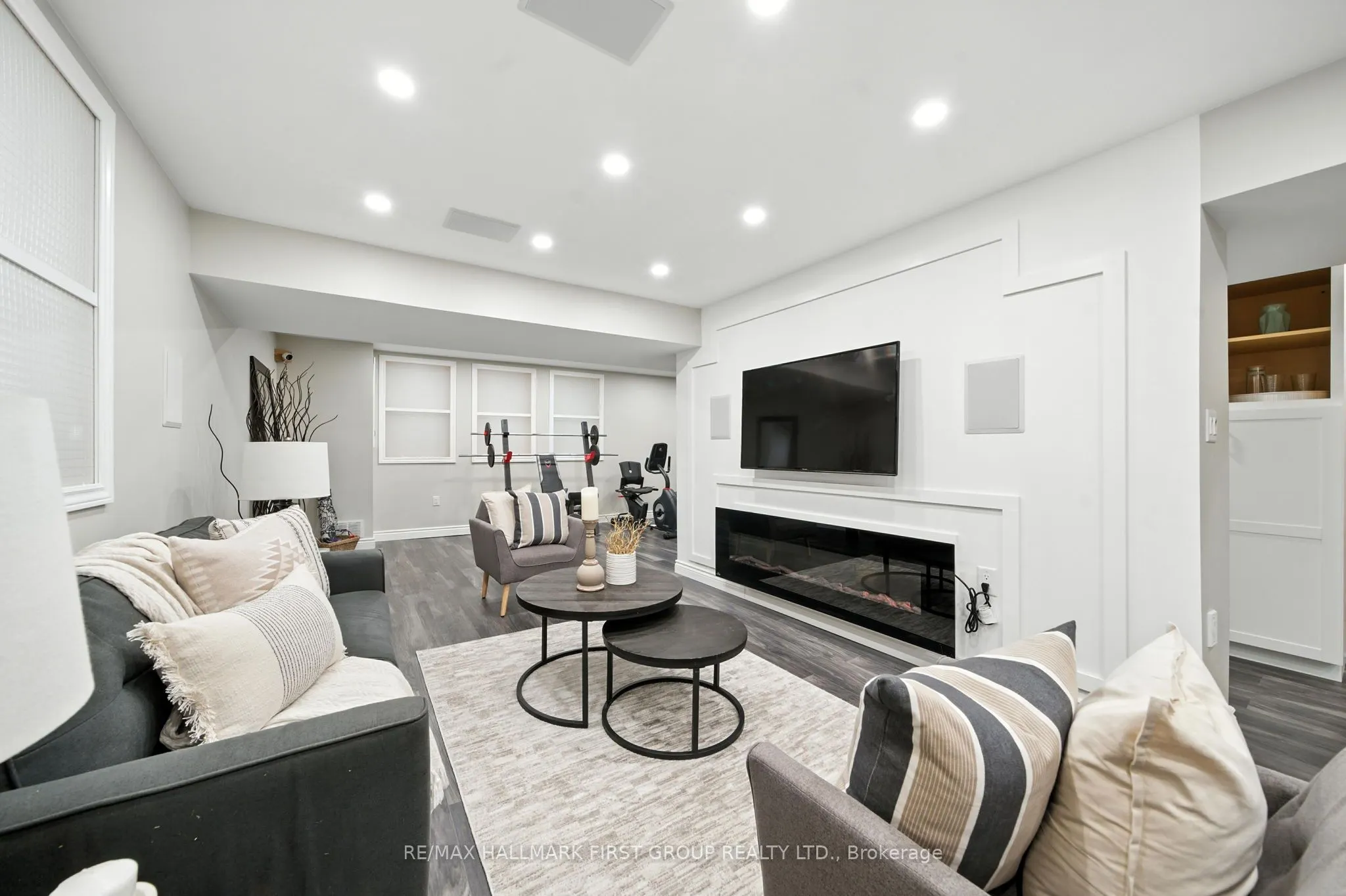 1886 Riverton Court