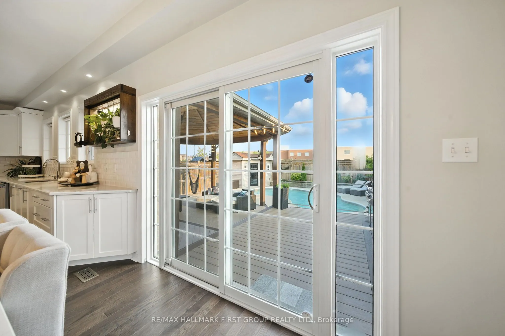 1886 Riverton Court