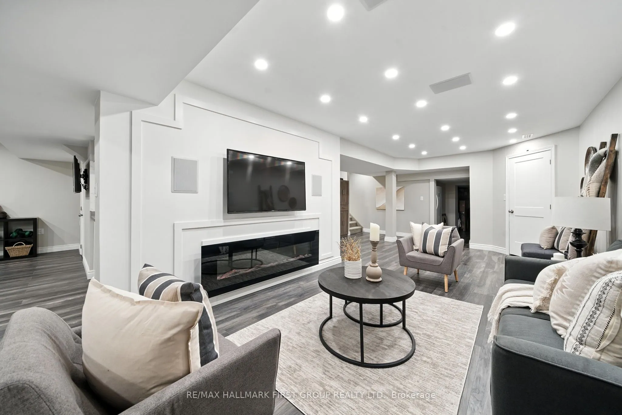 1886 Riverton Court