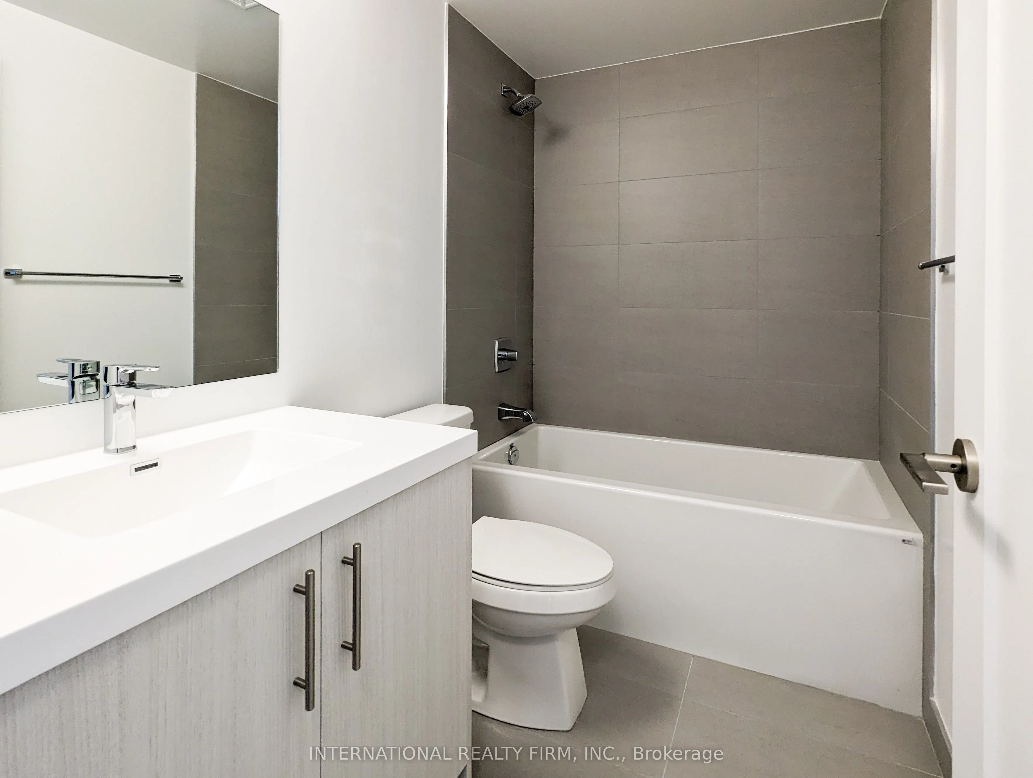 286 Main Street, #1602