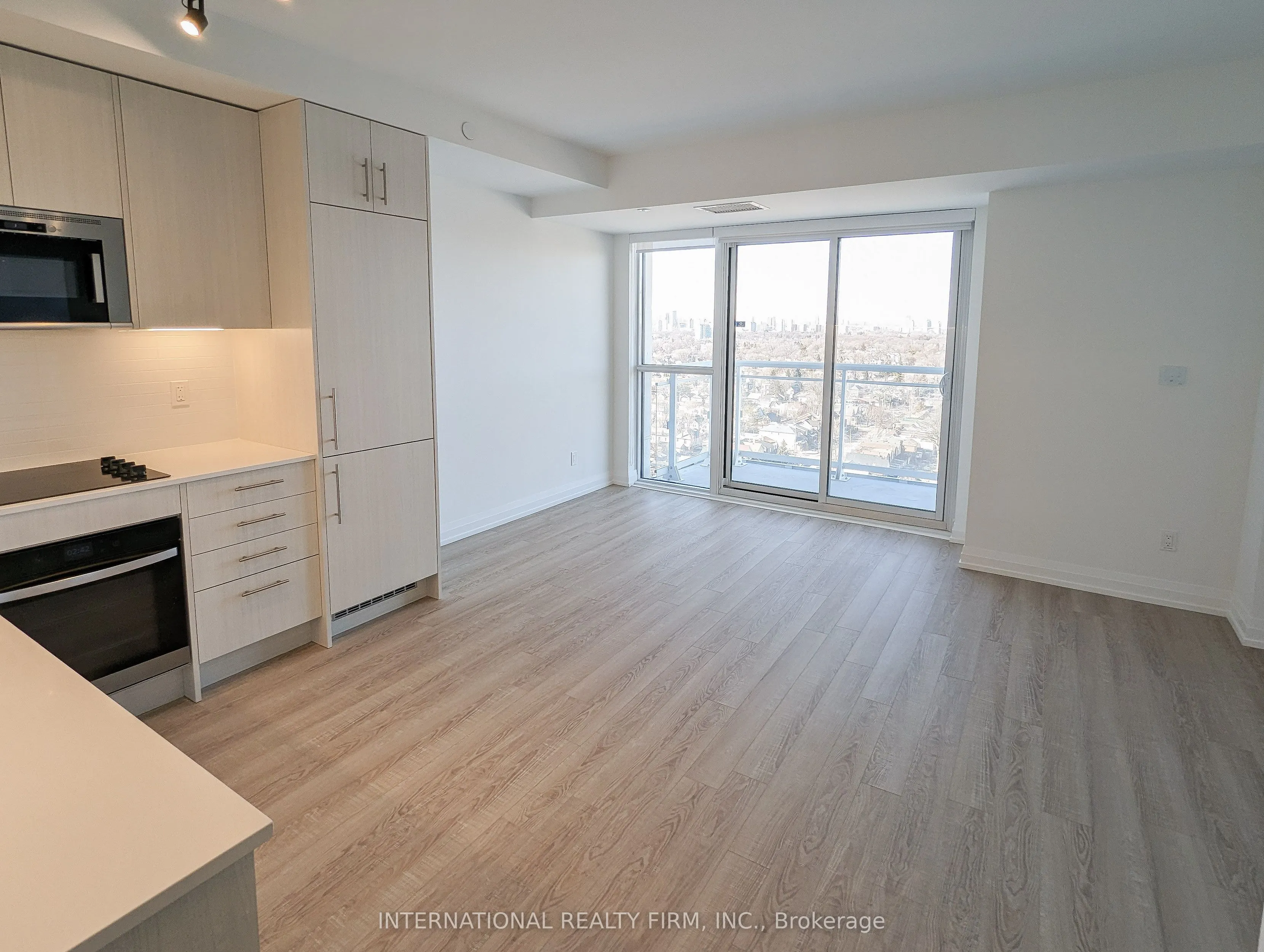 286 Main Street, #1602