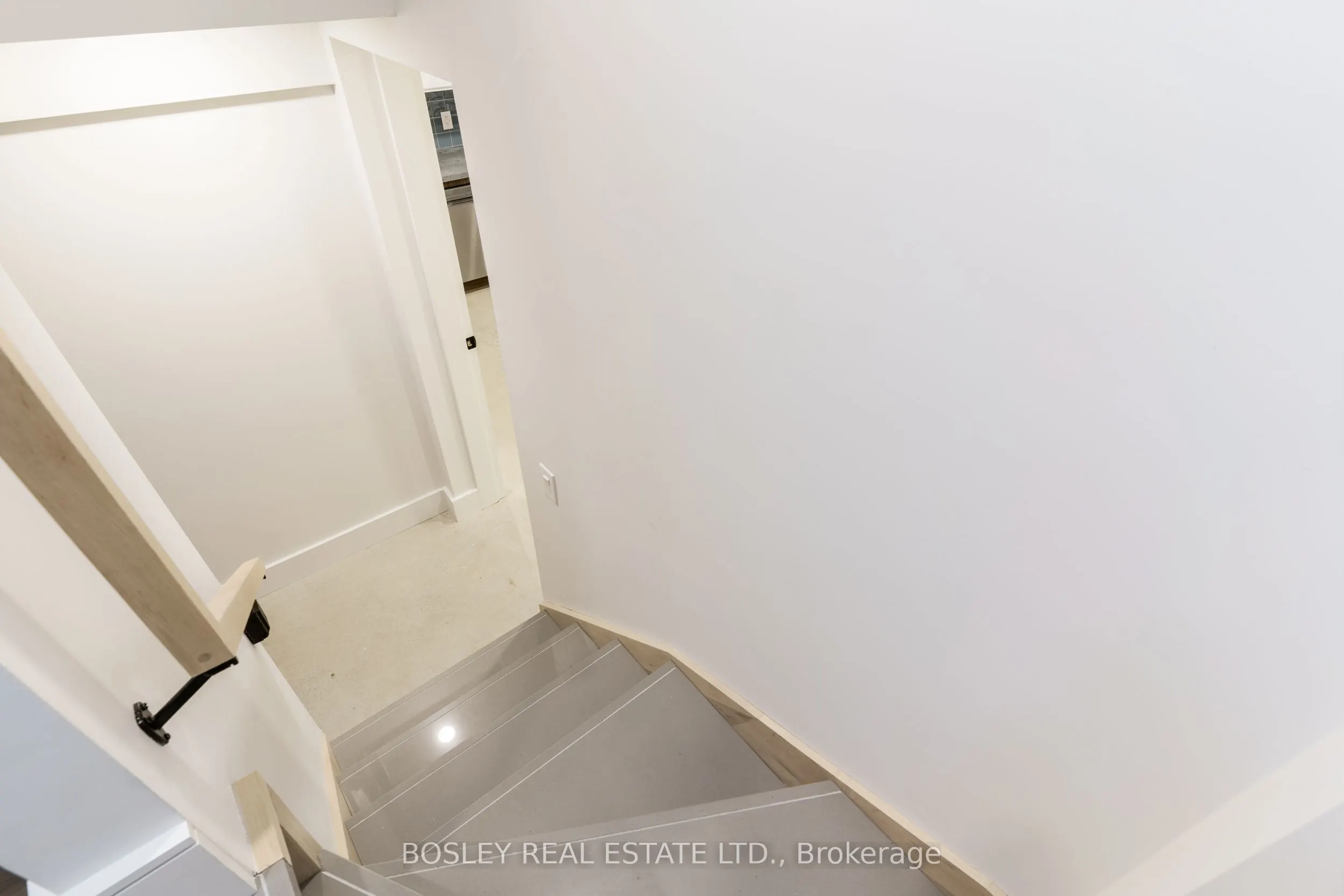 47 Linnsmore Crescent, #Lower