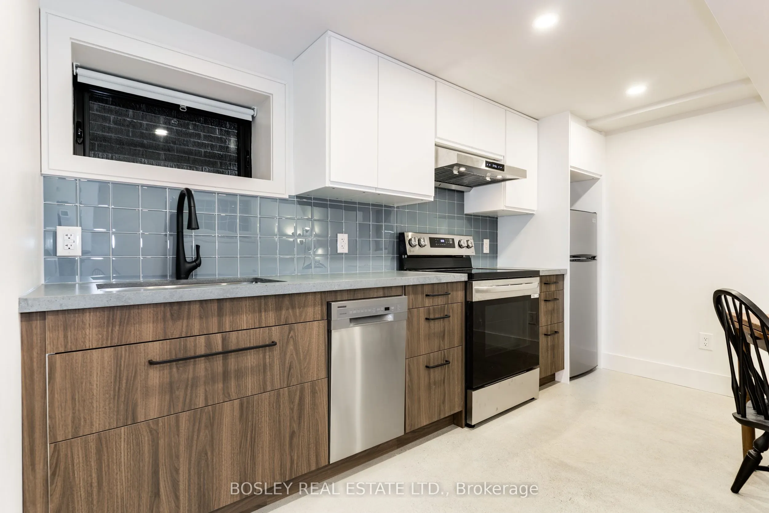 47 Linnsmore Crescent, #Lower