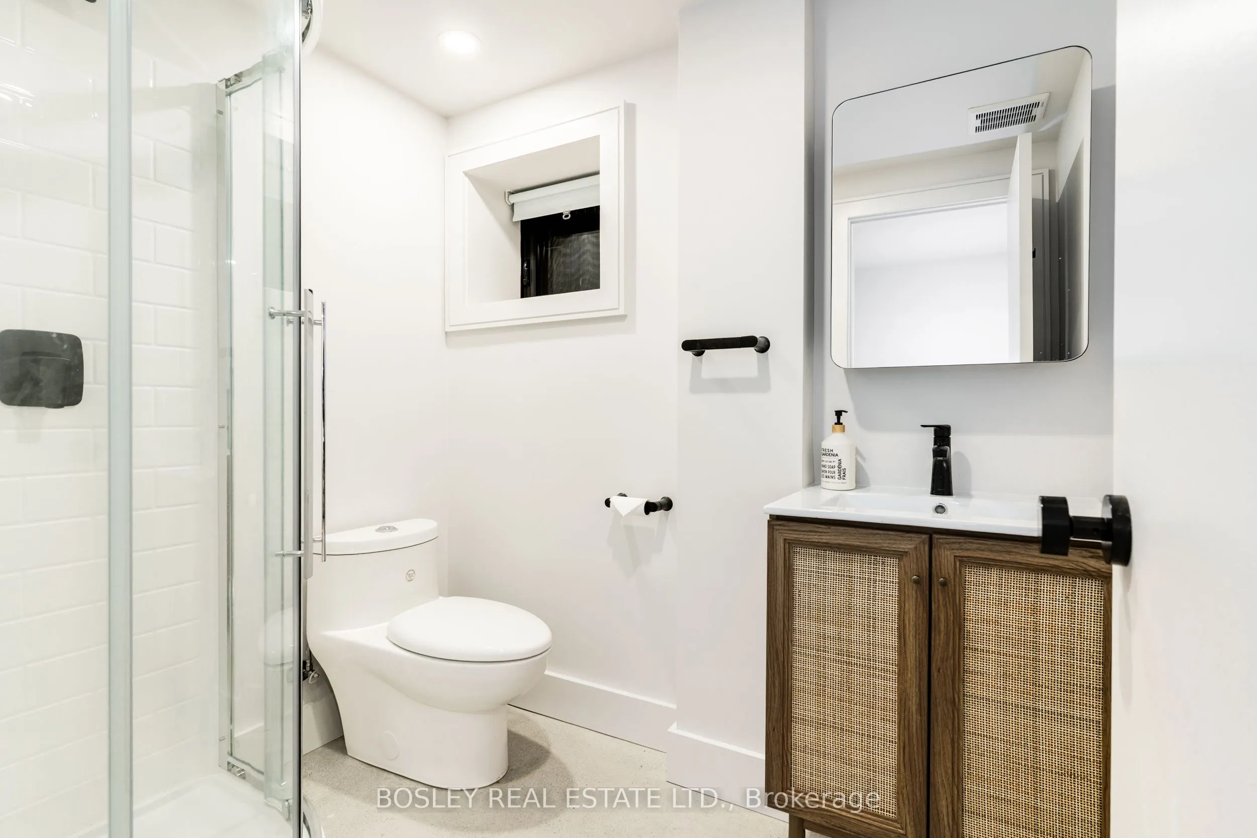 47 Linnsmore Crescent, #Lower