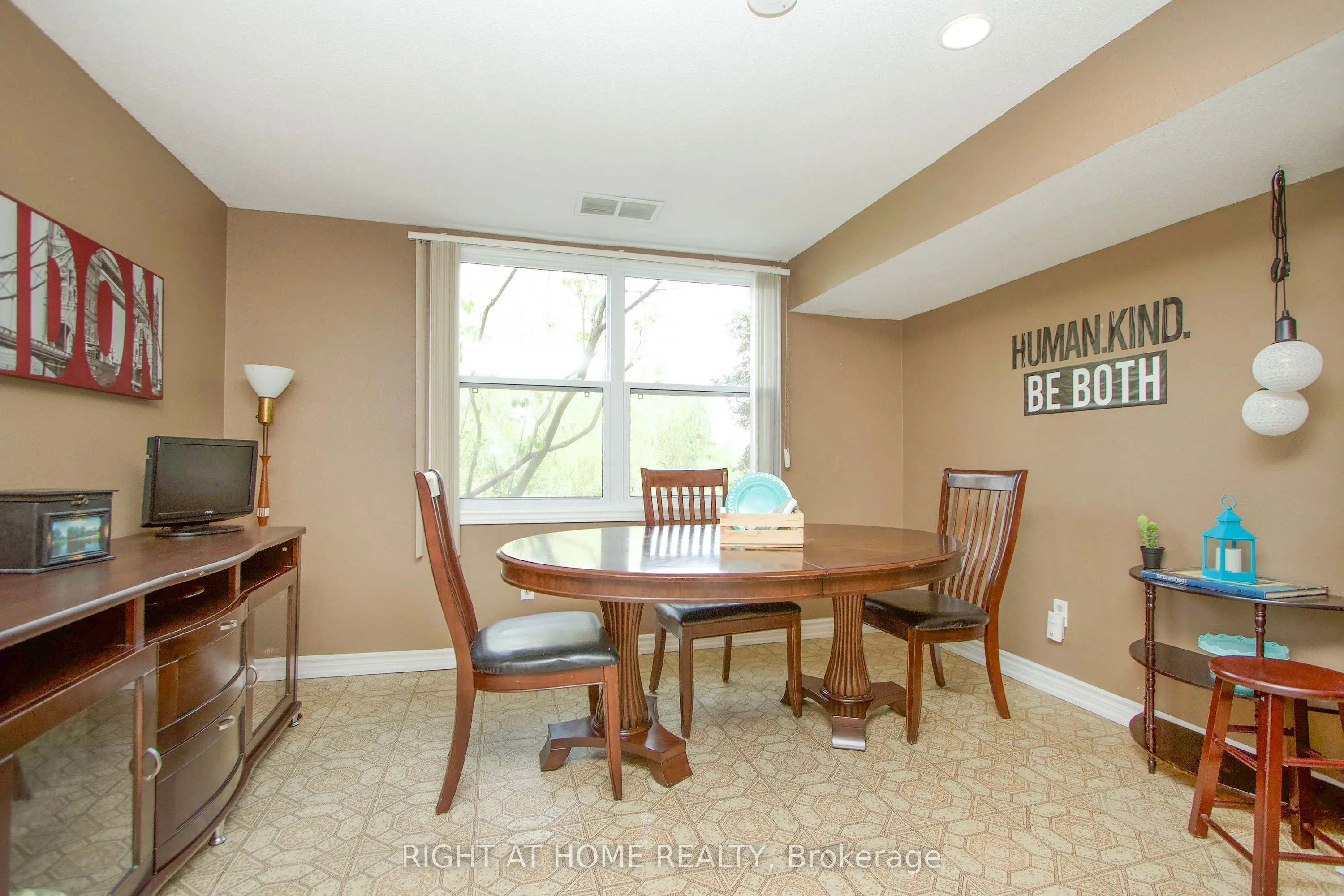 102 Hialeah Crescent