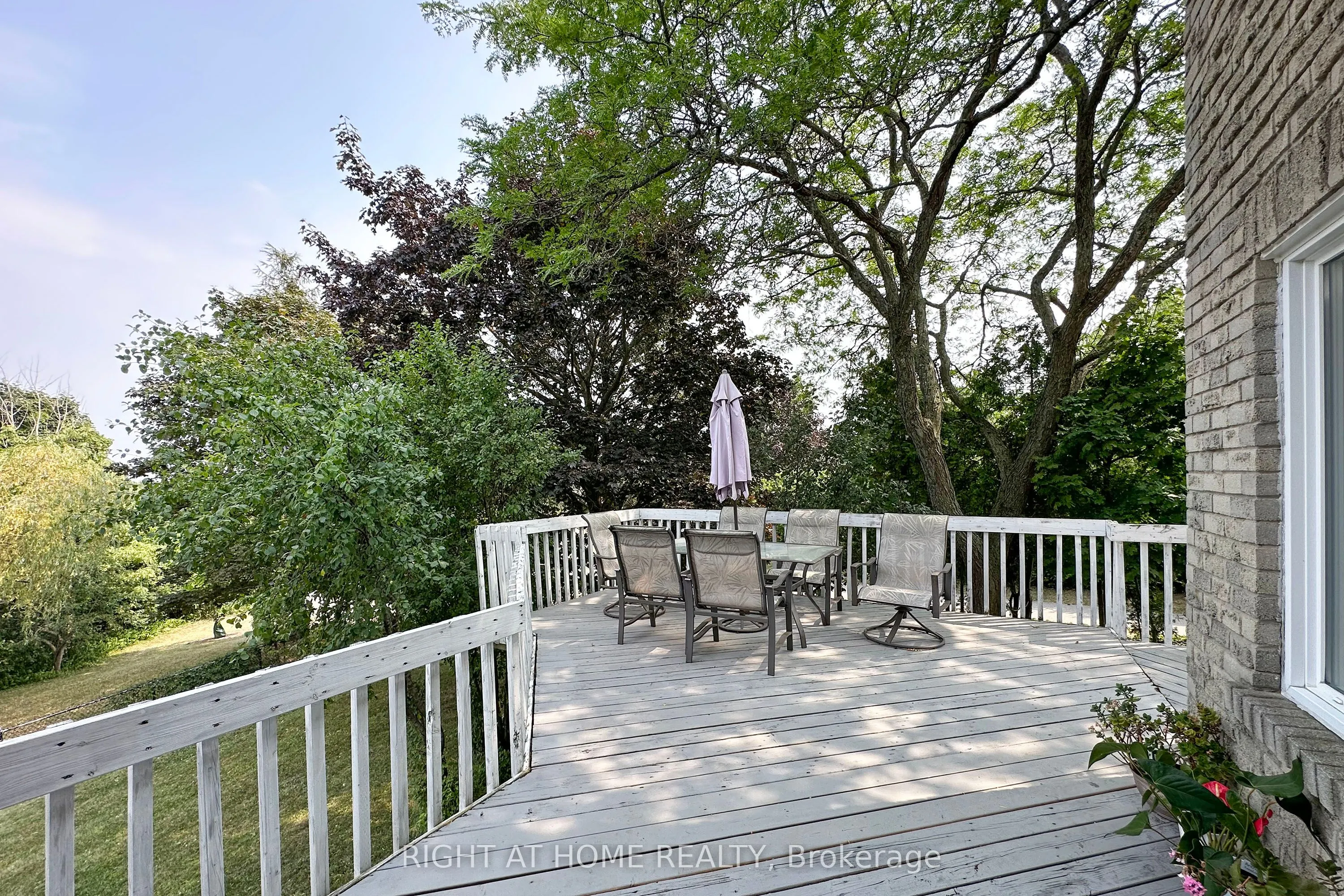 102 Hialeah Crescent