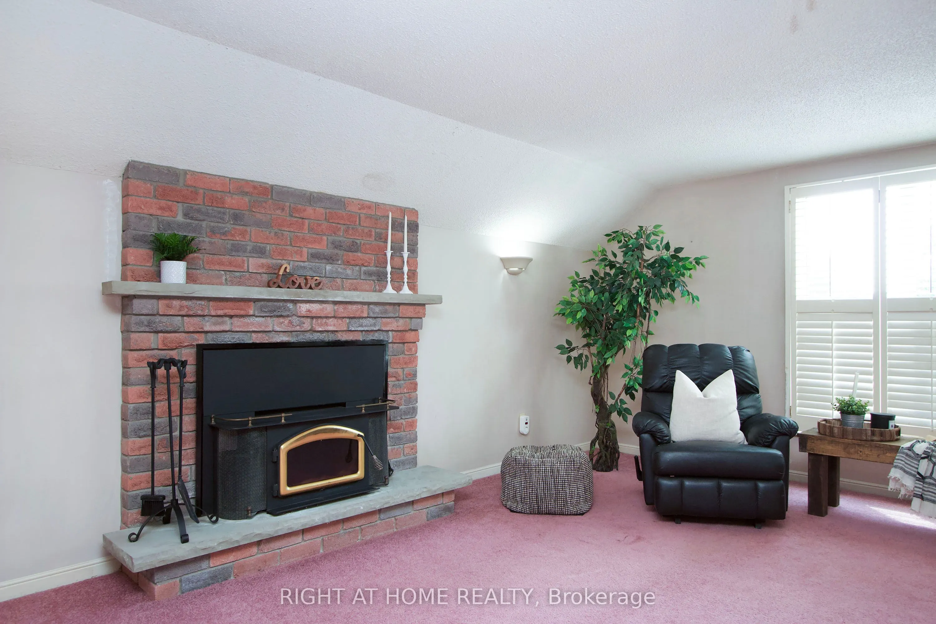 102 Hialeah Crescent