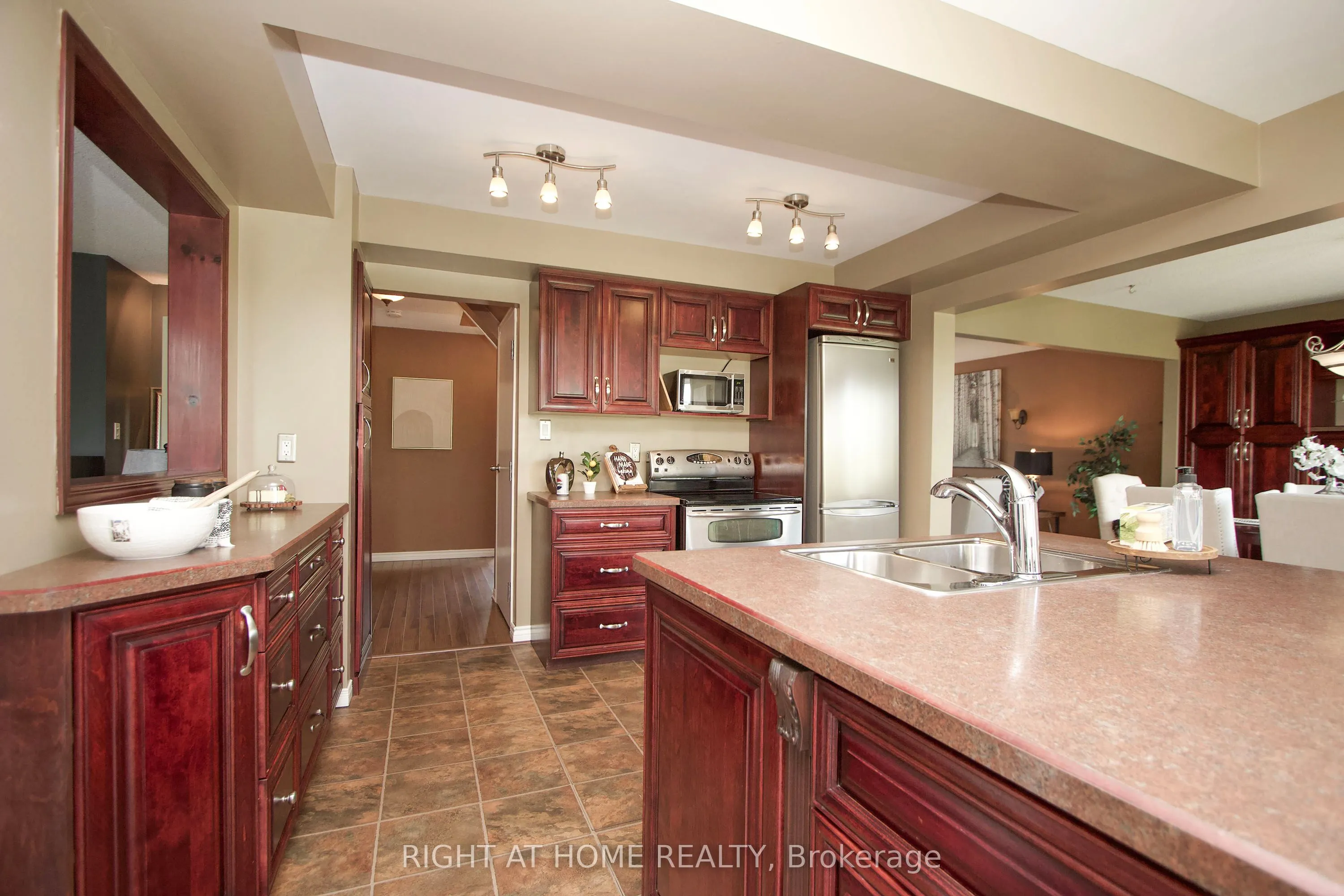 102 Hialeah Crescent