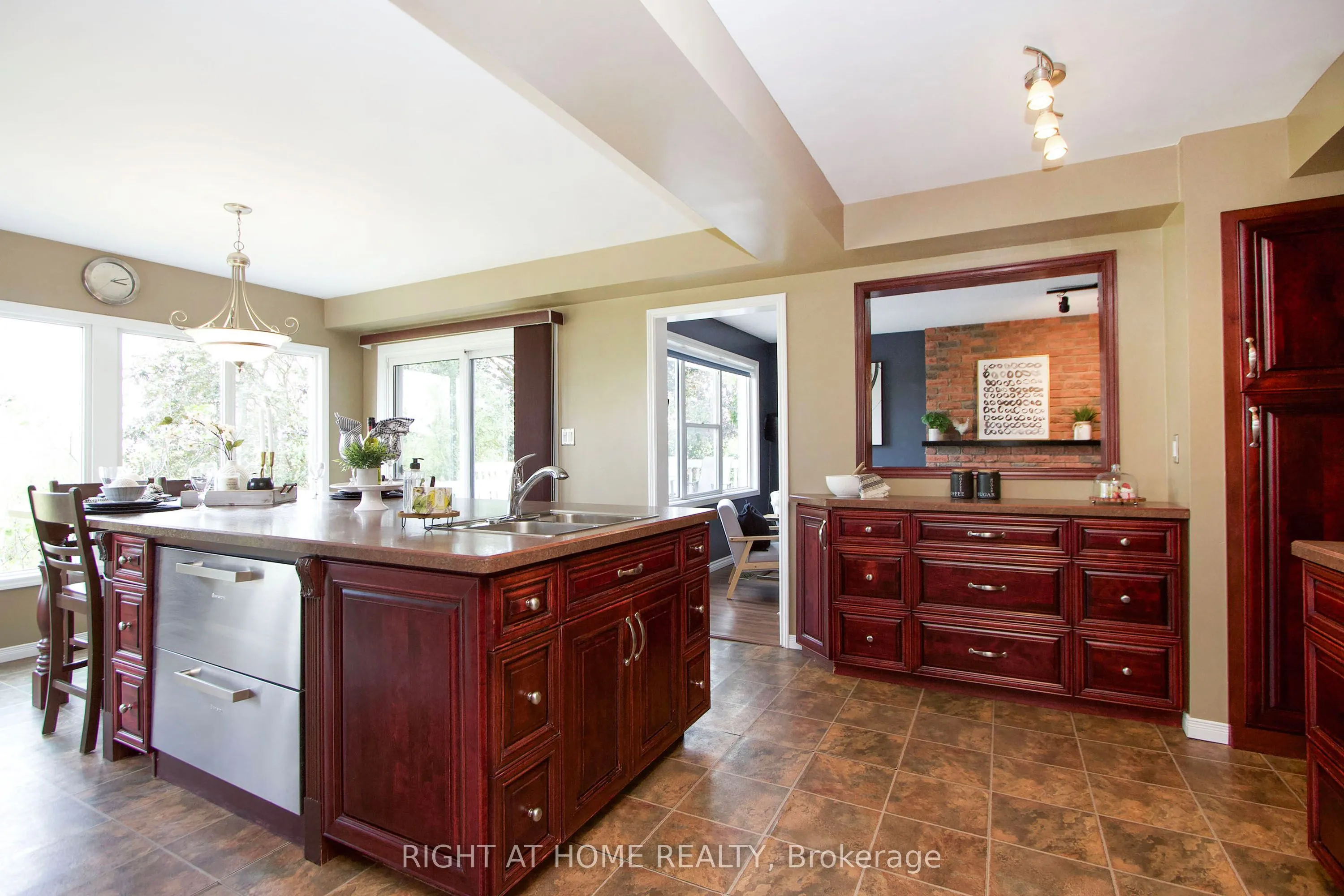 102 Hialeah Crescent