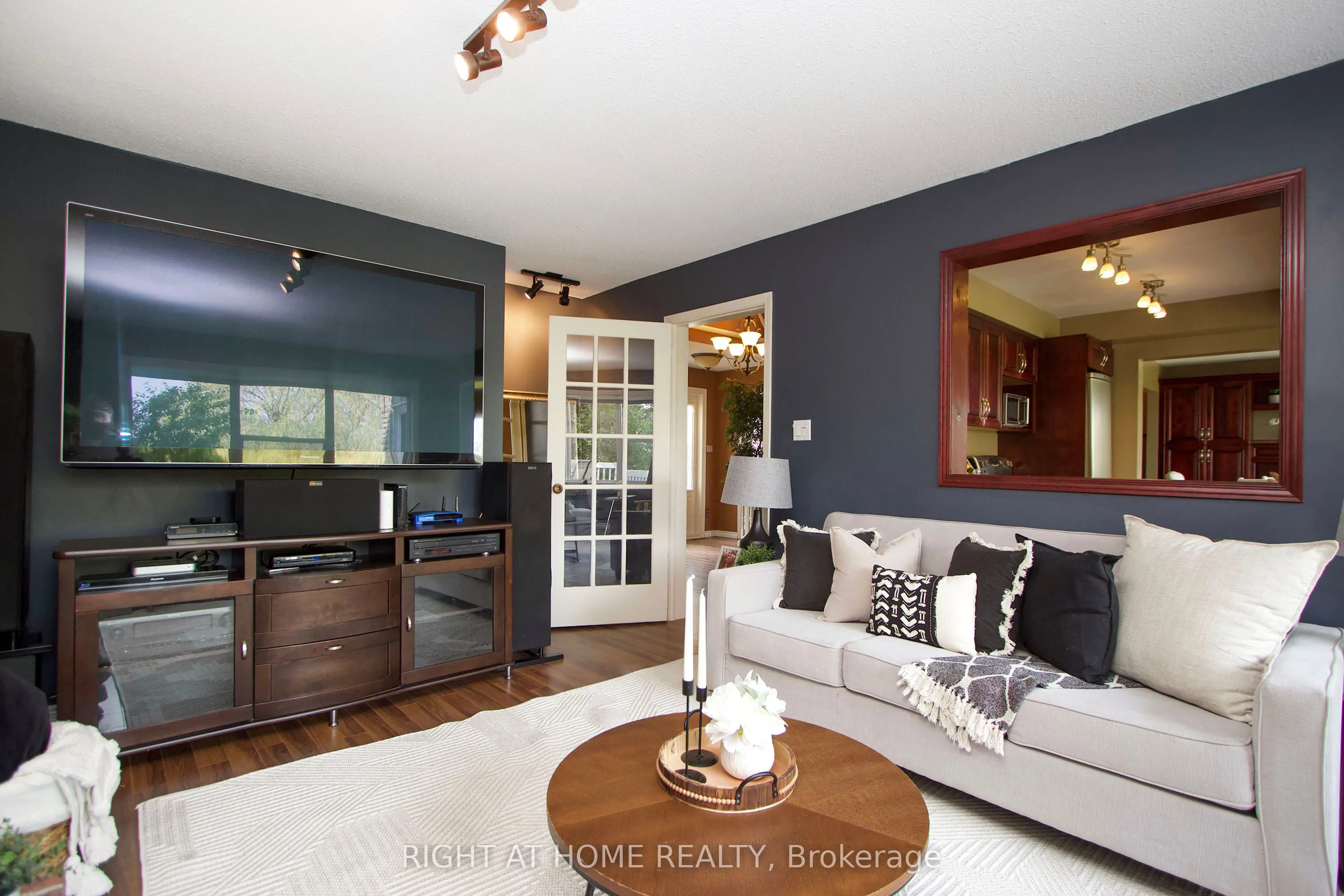 102 Hialeah Crescent
