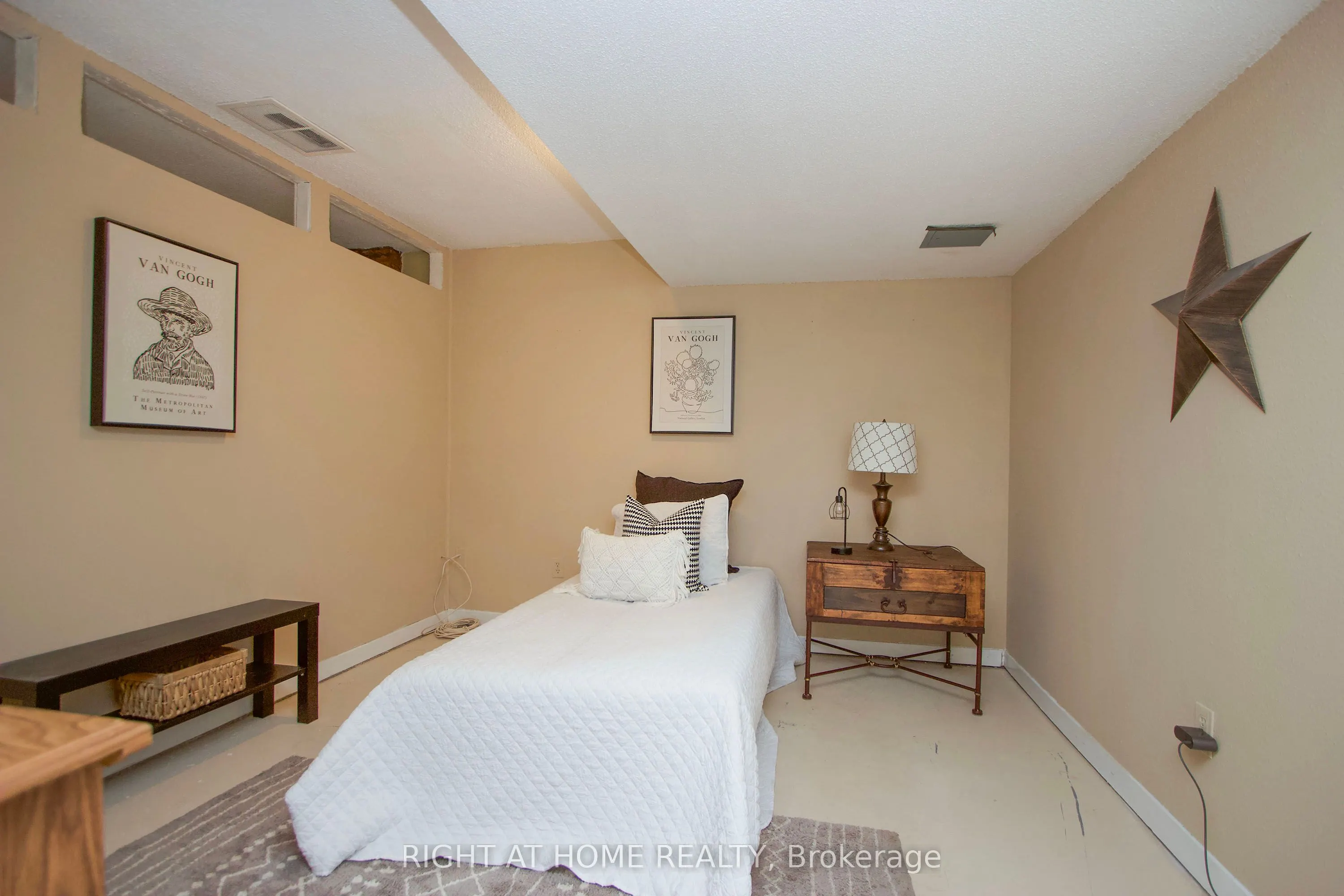 102 Hialeah Crescent