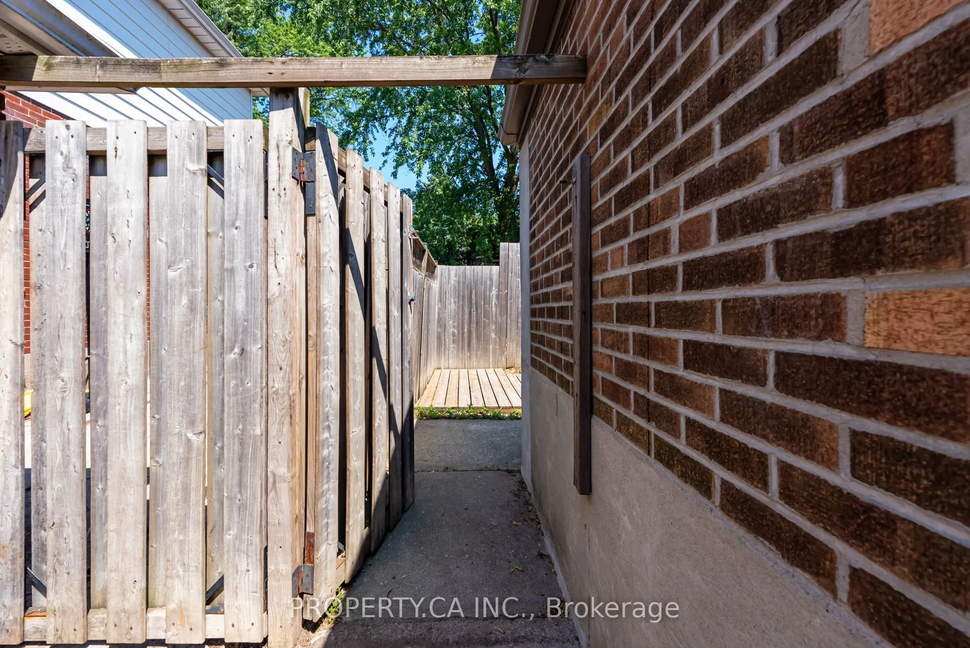620 O'Connor Drive, #Lower