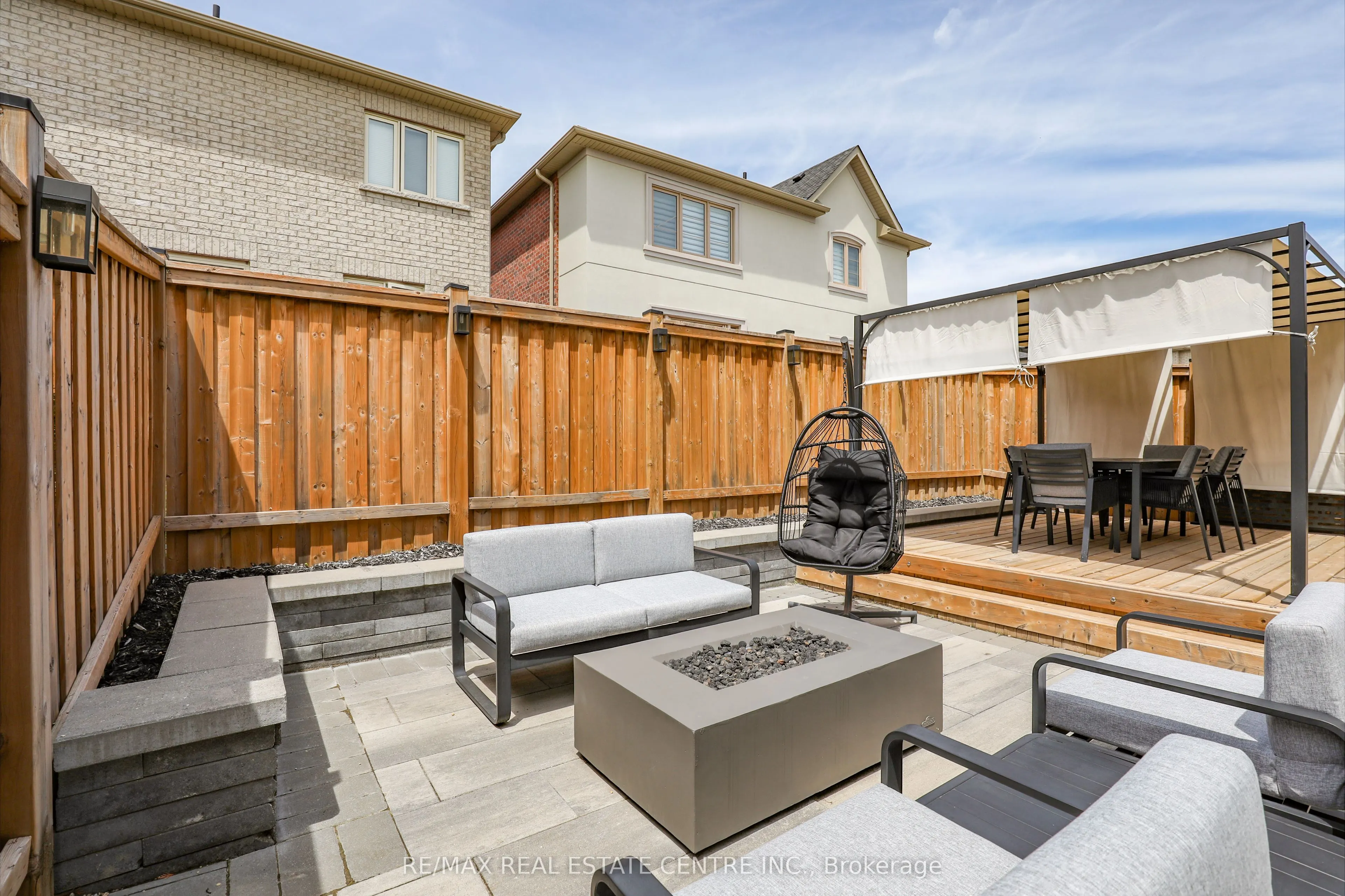 1004 Kingpeak Crescent