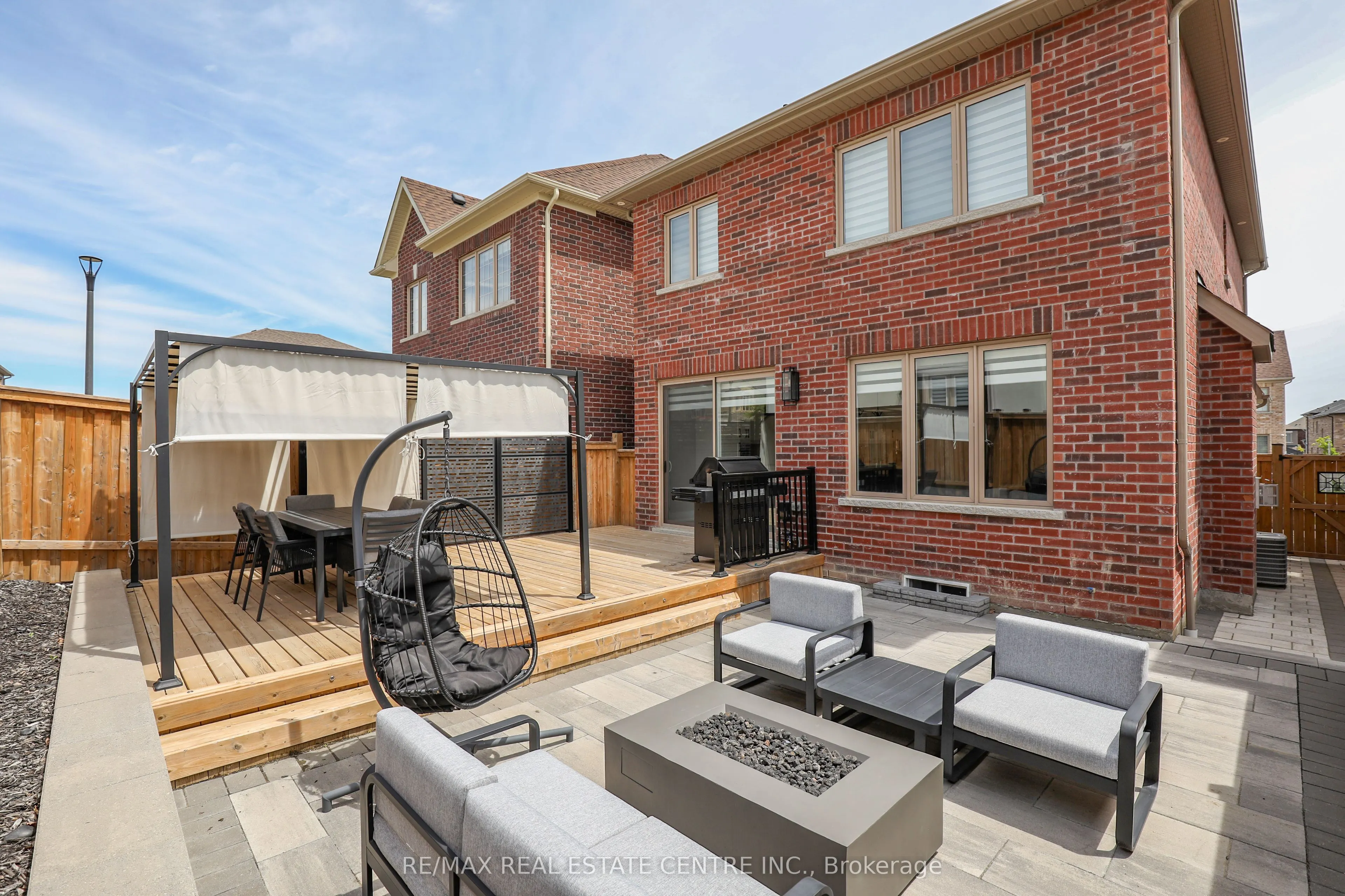 1004 Kingpeak Crescent
