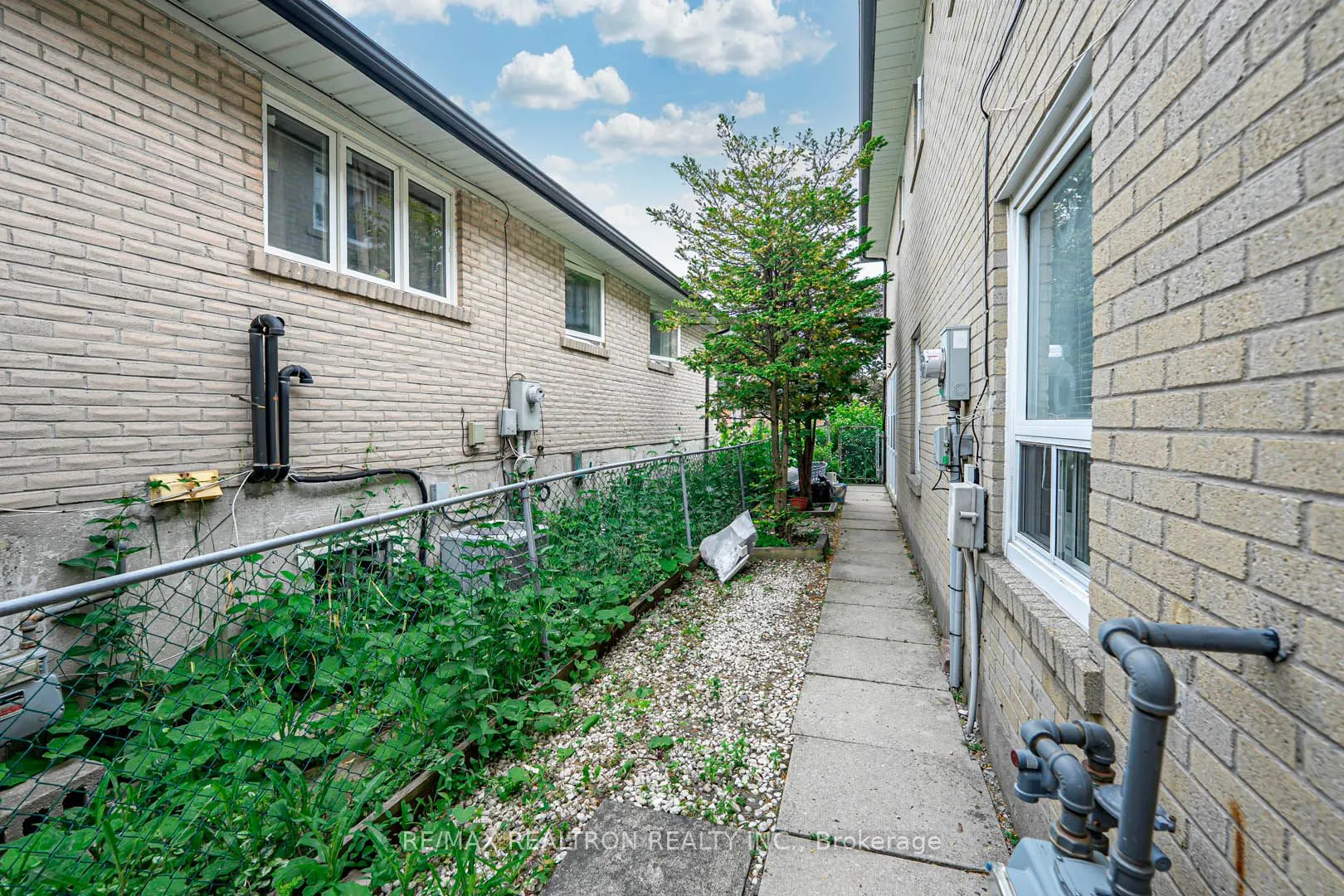28 Invergordon Avenue