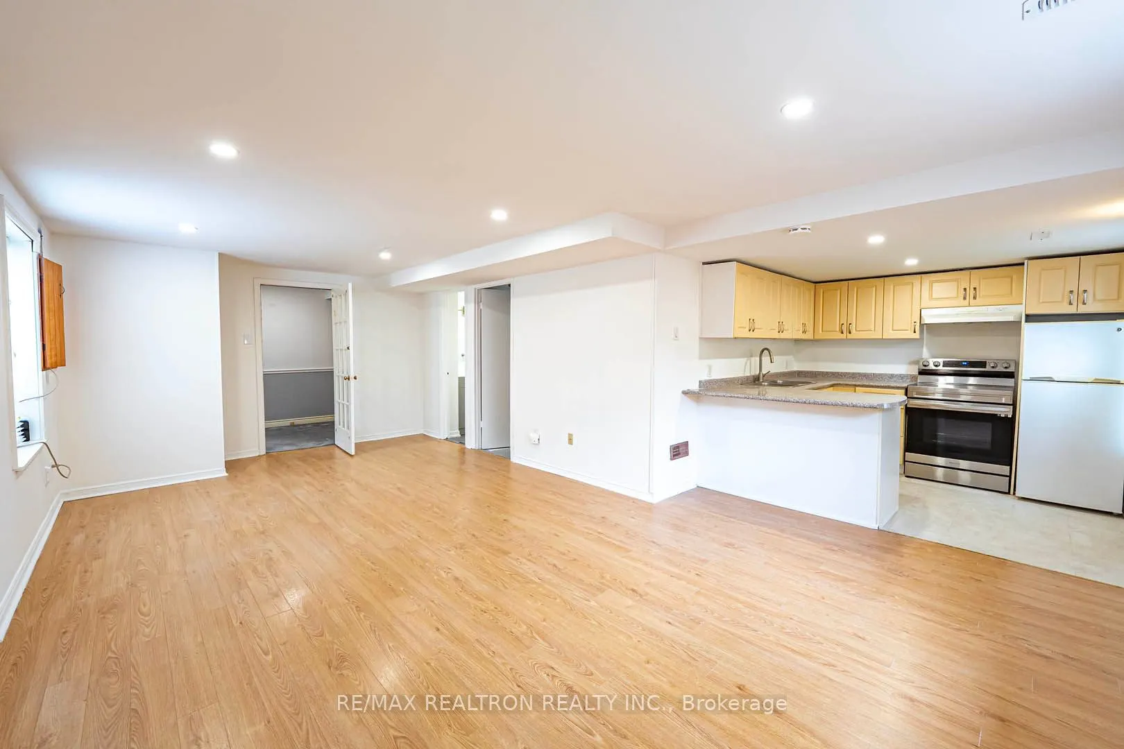 28 Invergordon Avenue