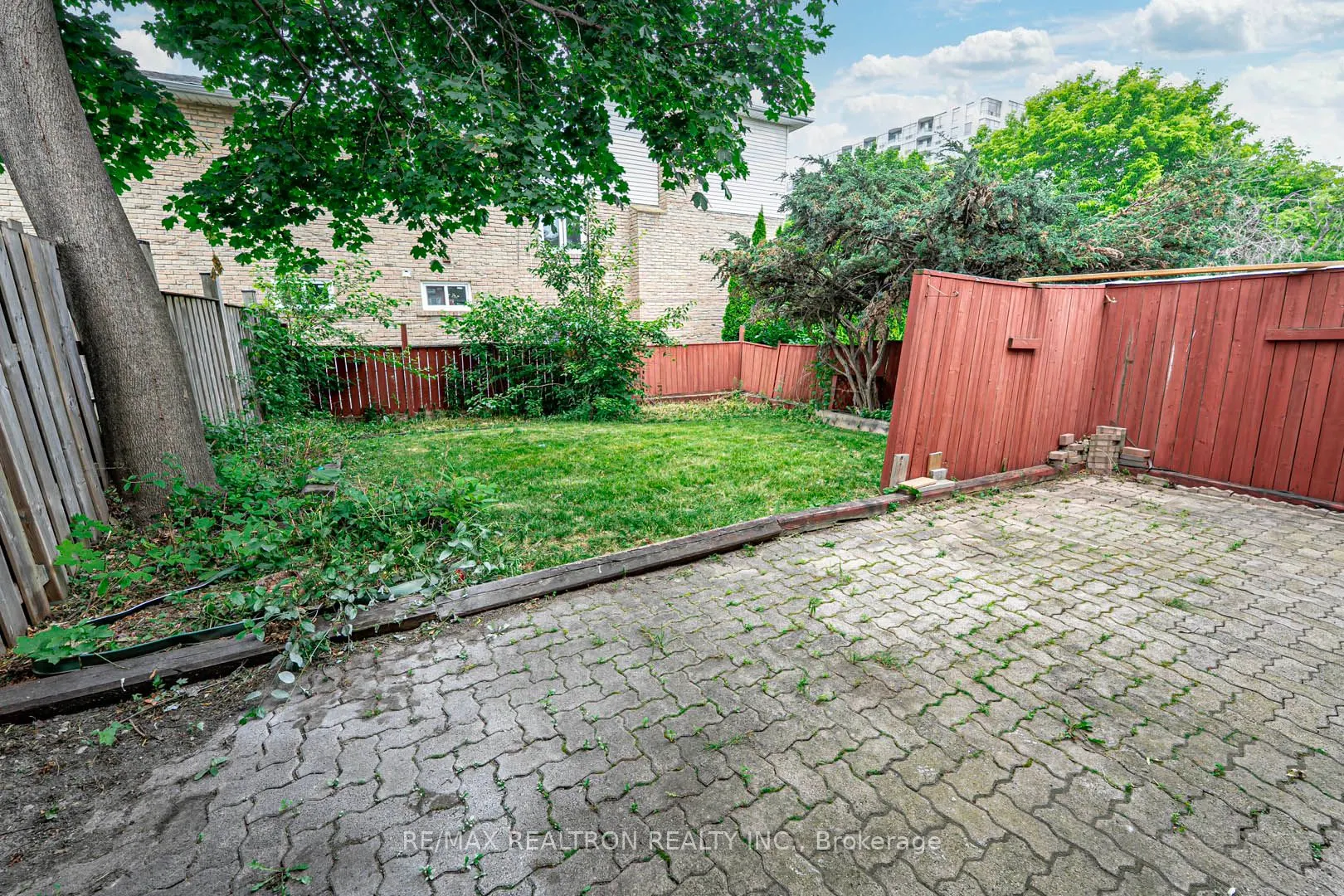 28 Invergordon Avenue