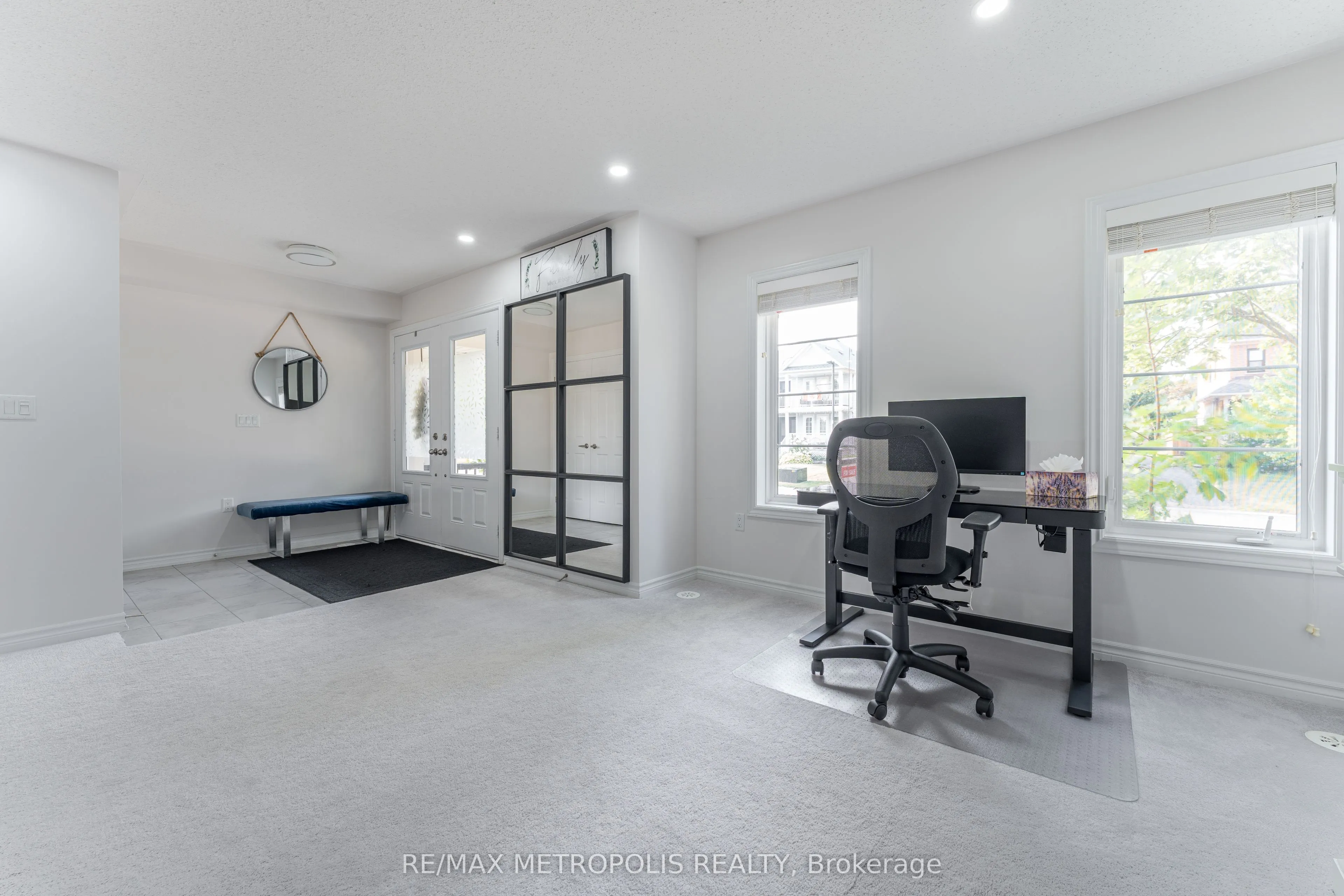 6 Cornerside Way