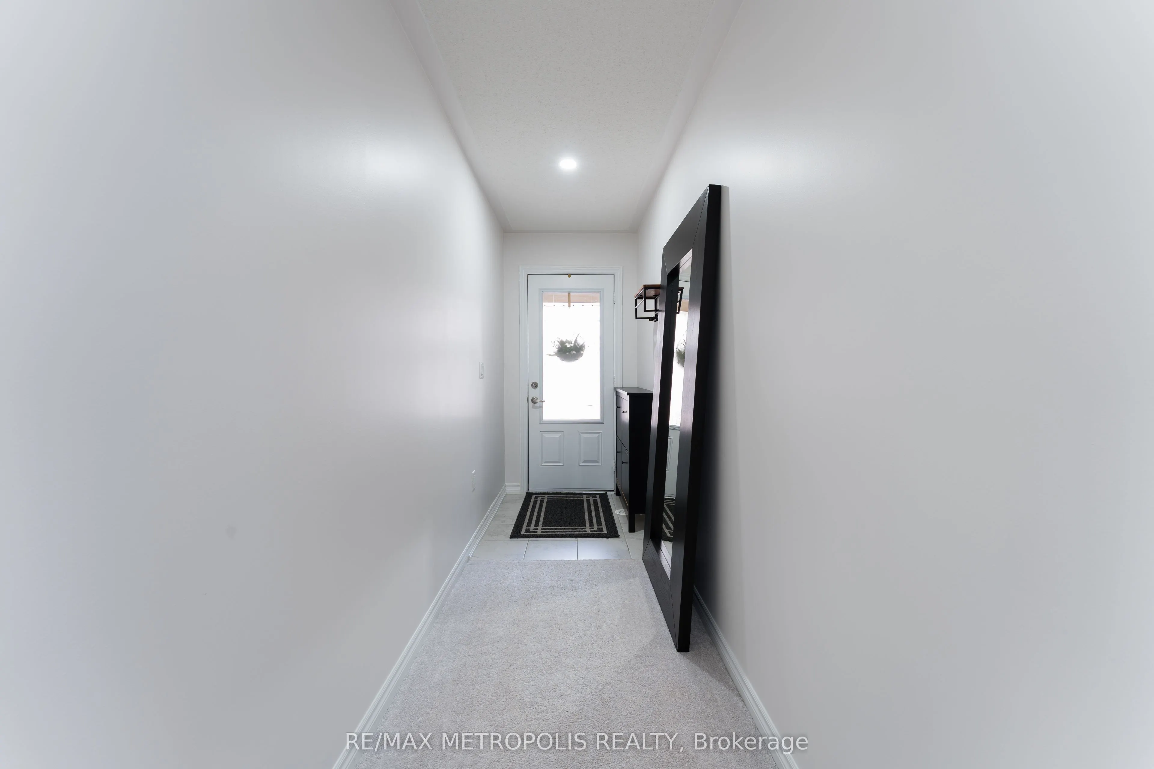 6 Cornerside Way