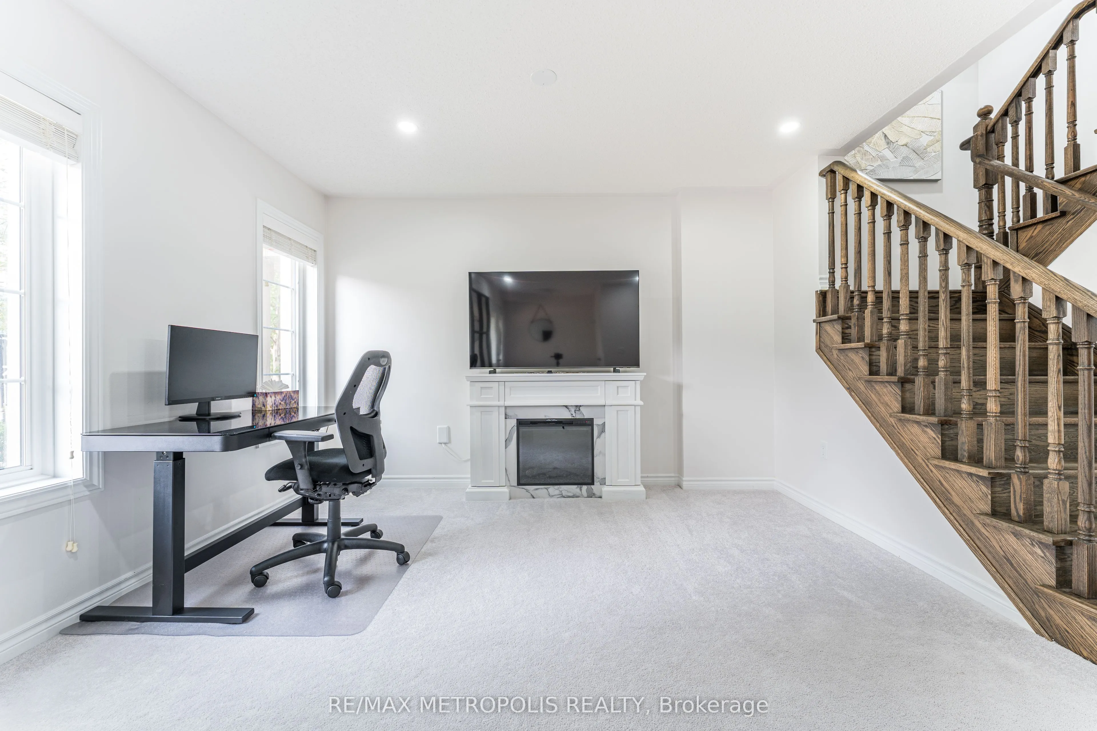 6 Cornerside Way