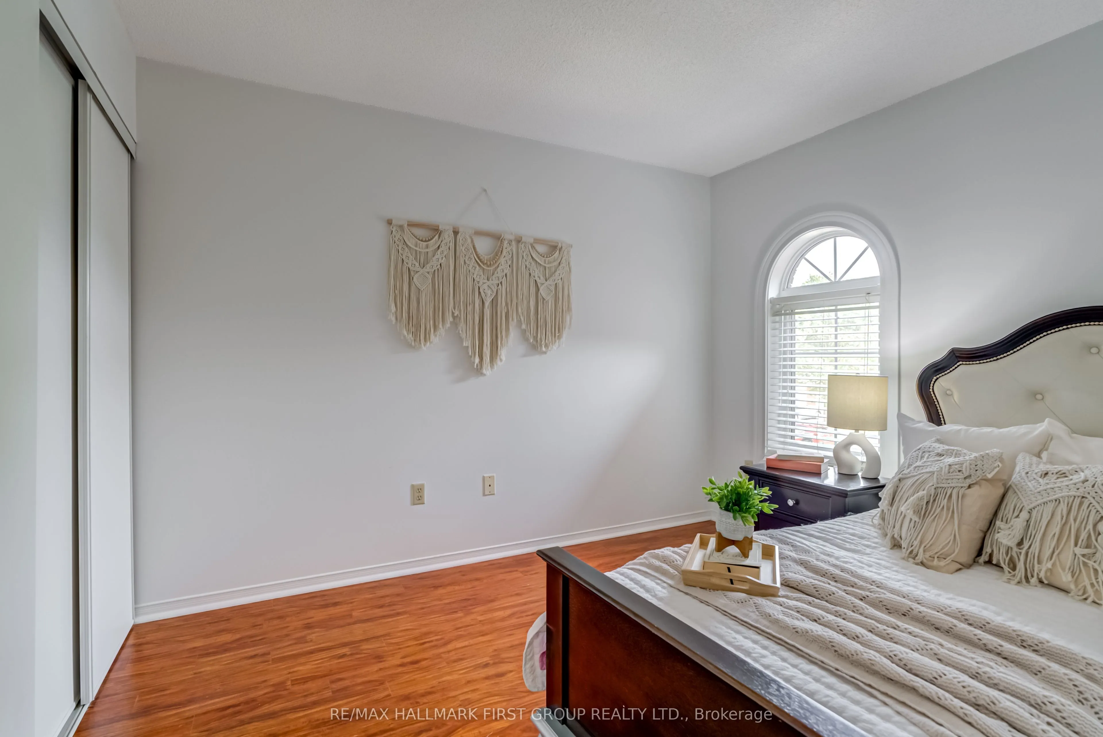 1633 Autumn Crescent