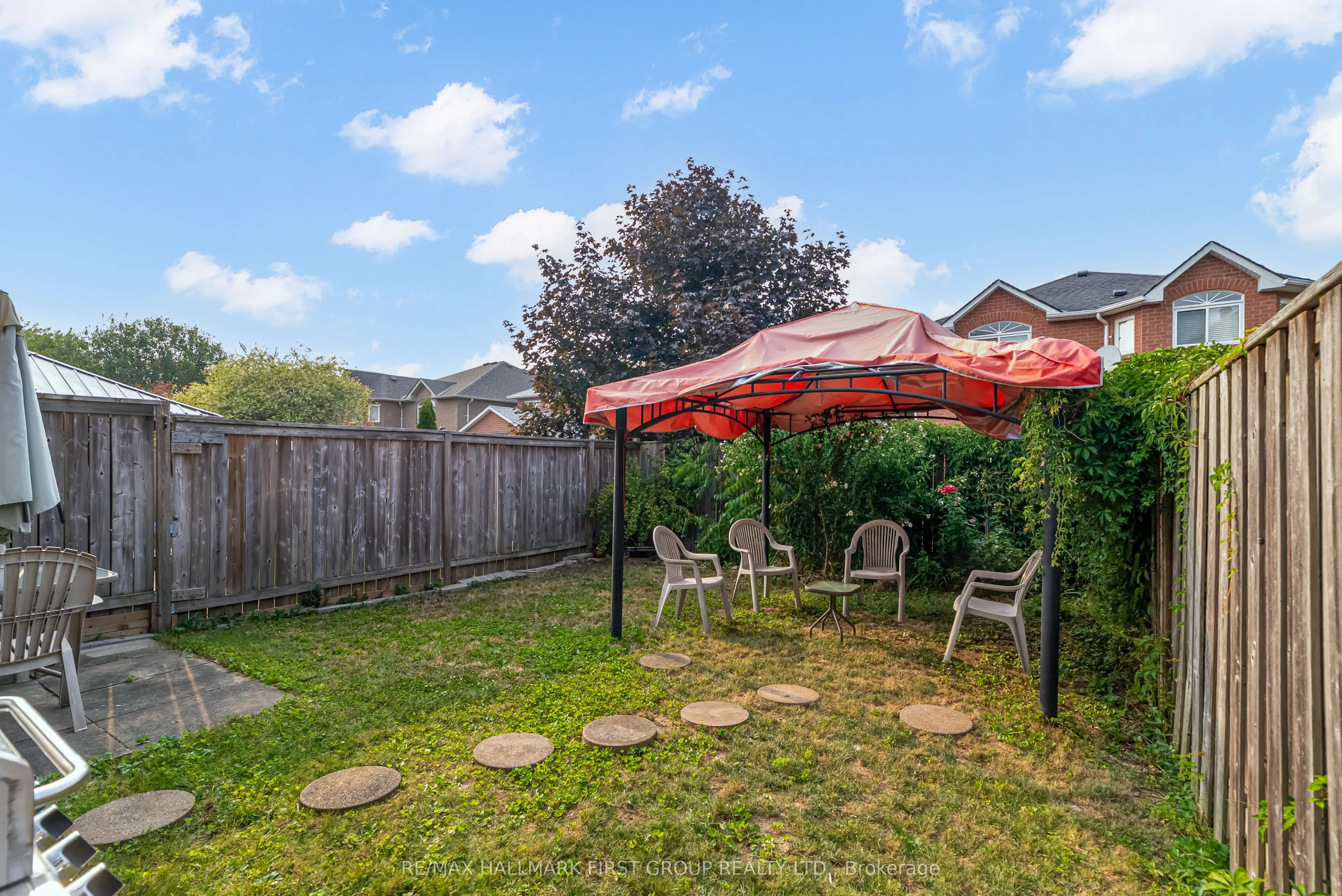 1633 Autumn Crescent
