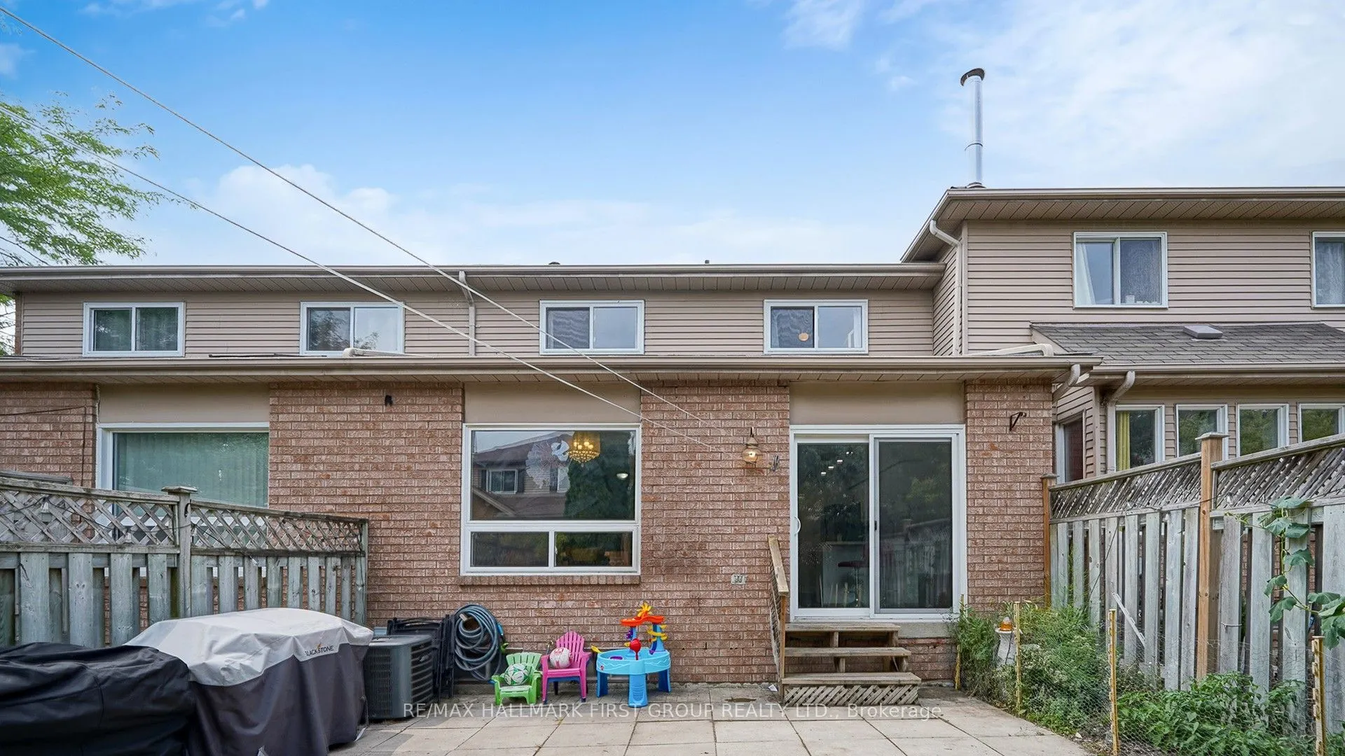 54 Davies Crescent