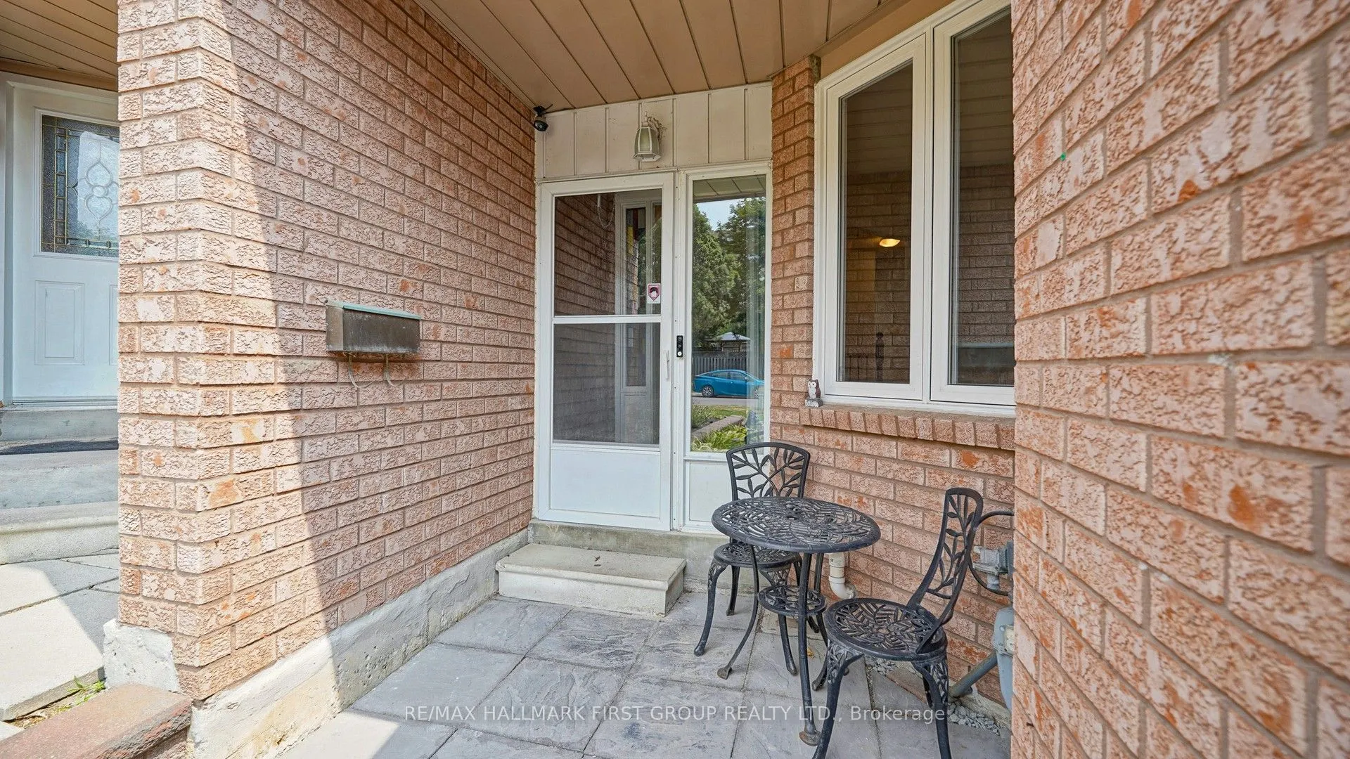54 Davies Crescent