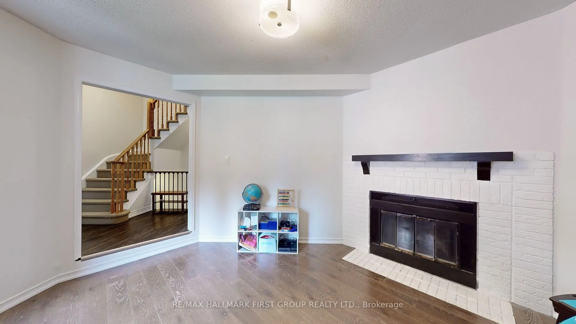 54 Davies Crescent